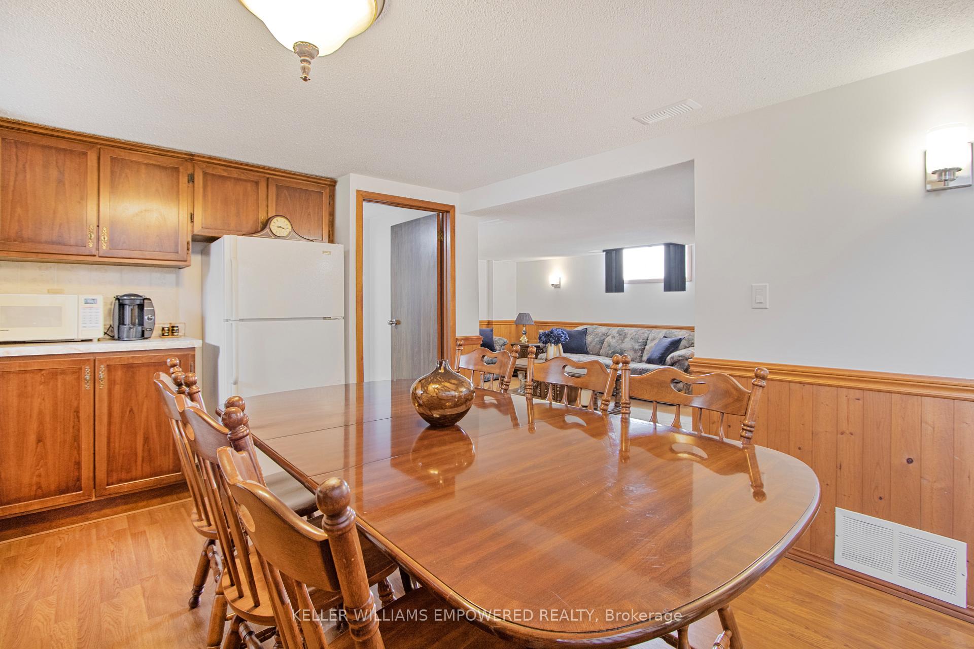 Photo 17 of 711 Bowan Street, Strathroy-Caradoc, Mount Brydges — HOMEH
