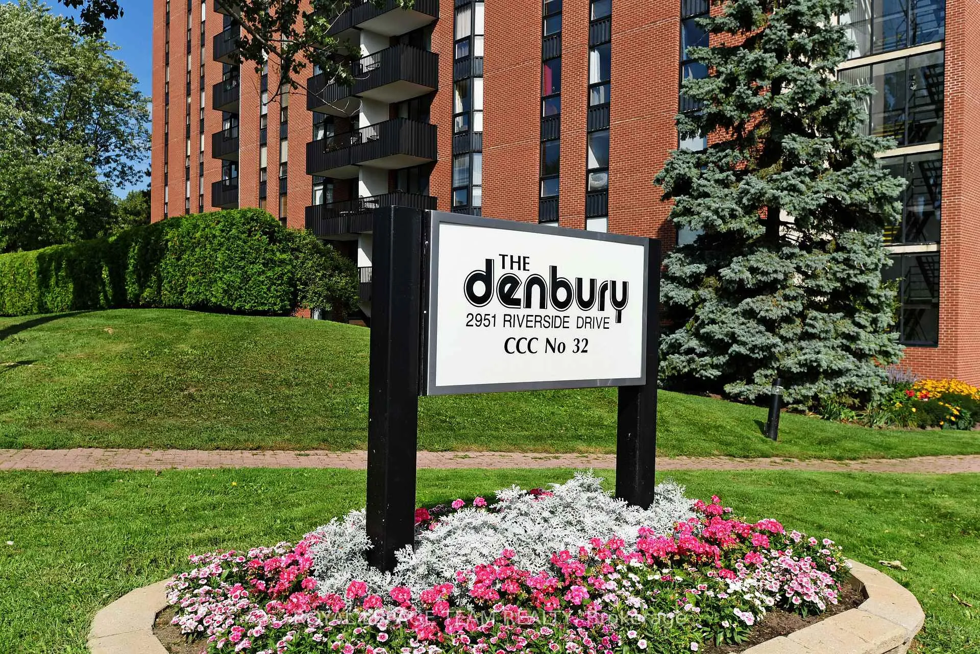 Photo 1 of Unit 113, 2951 Riverside Drive, Ottawa, Mooneys Bay/Riverside Park — HOMEH