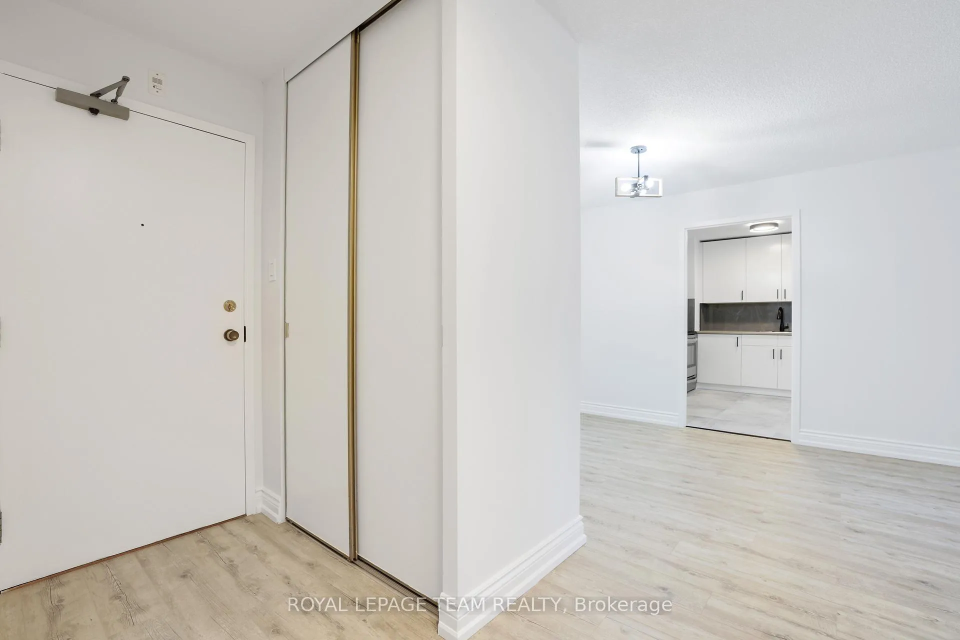 Photo 5 of Unit 113, 2951 Riverside Drive, Ottawa, Mooneys Bay/Riverside Park — HOMEH