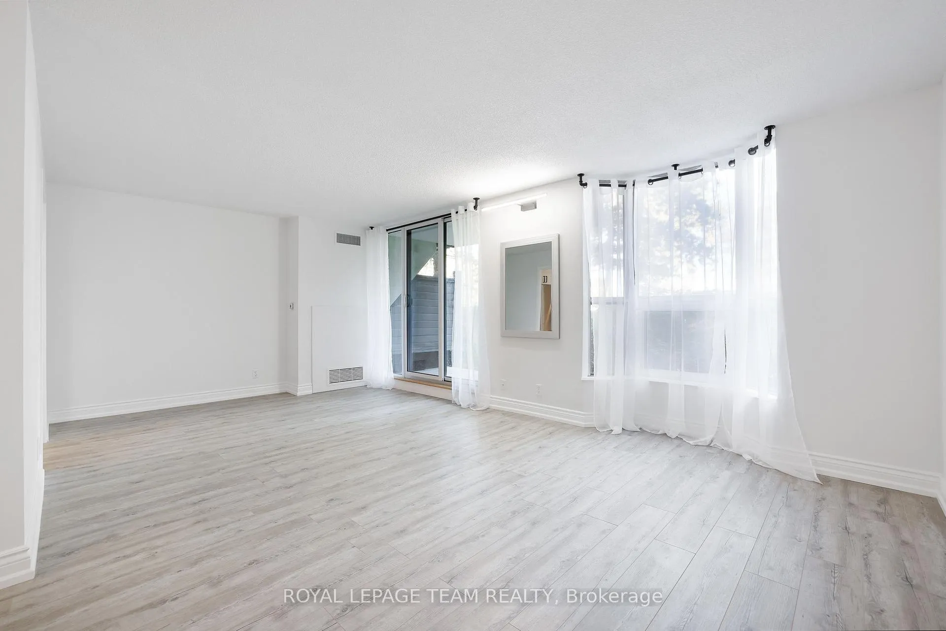 Photo 8 of Unit 113, 2951 Riverside Drive, Ottawa, Mooneys Bay/Riverside Park — HOMEH