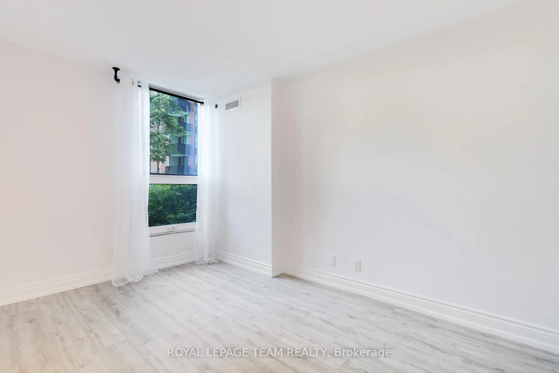 Photo 20 of Unit 113, 2951 Riverside Drive, Ottawa, Mooneys Bay/Riverside Park — HOMEH