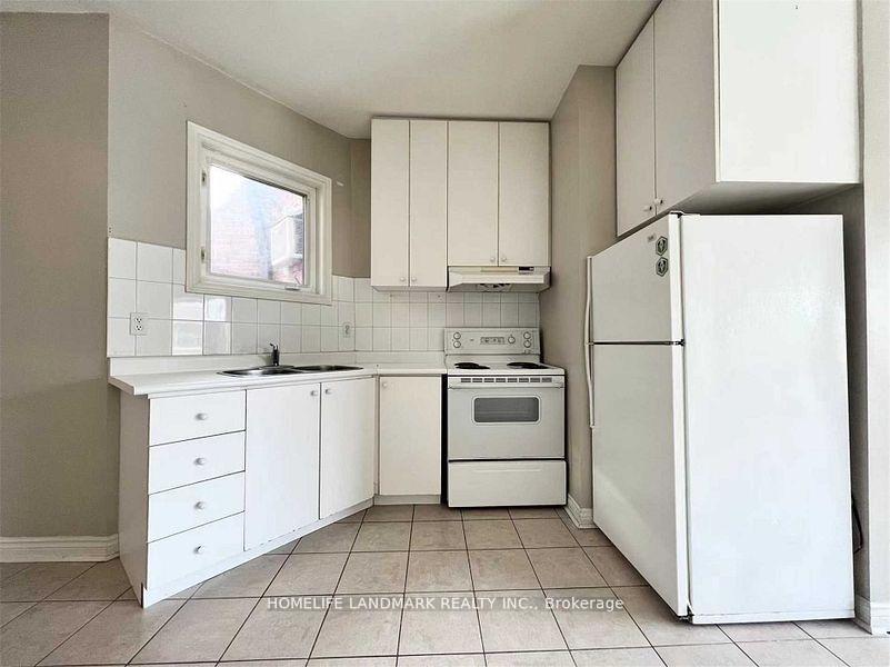 Photo 3 of Unit 3, 2475 Yonge Street, Toronto, Mount Pleasant West — HOMEH