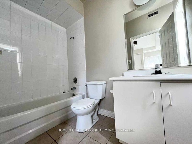 Photo 4 of Unit 3, 2475 Yonge Street, Toronto, Mount Pleasant West — HOMEH