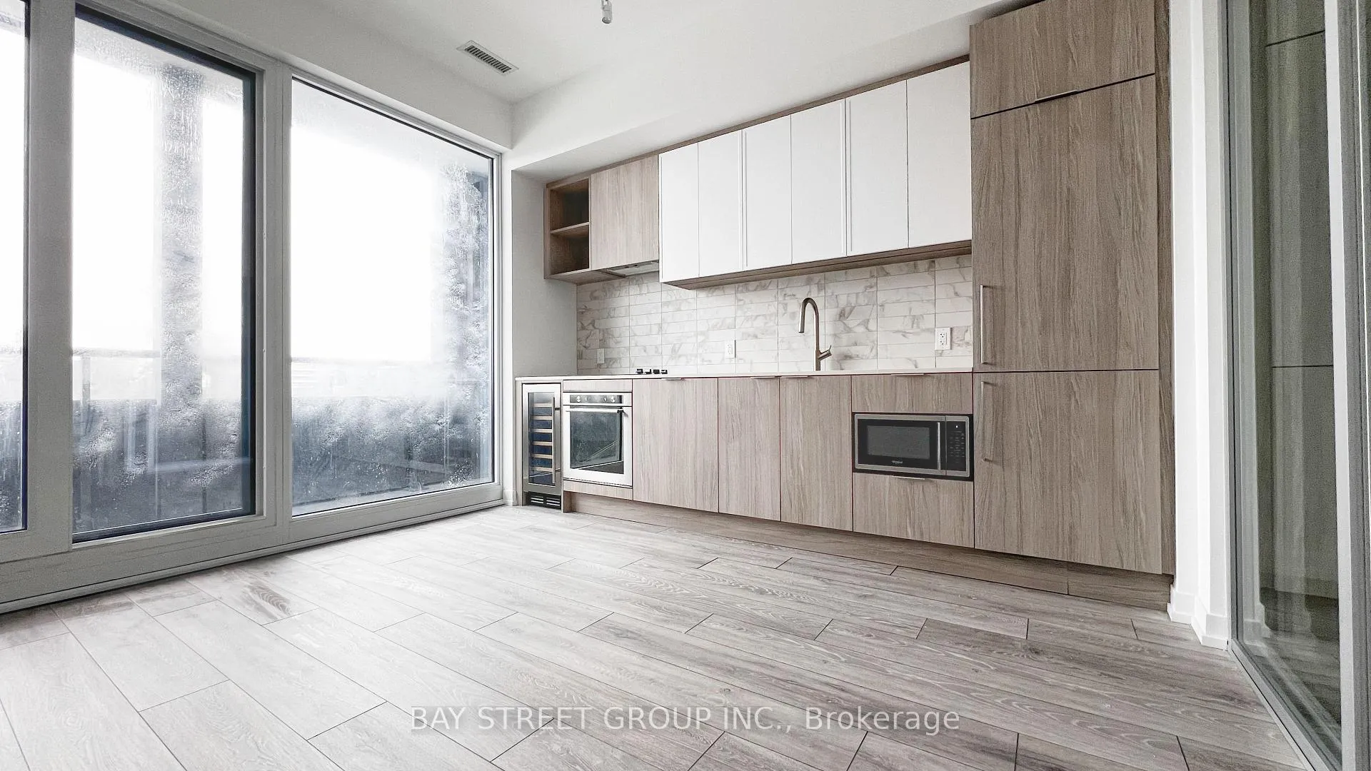 Photo 3 of Unit 821, 2020 Bathurst Street, Toronto, Humewood-Cedarvale — HOMEH