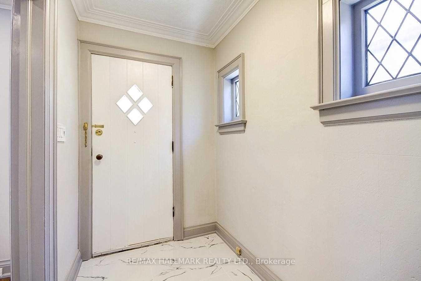 Photo 3 of 330 Sammon Avenue, Toronto, Danforth Village-East York — HOMEH