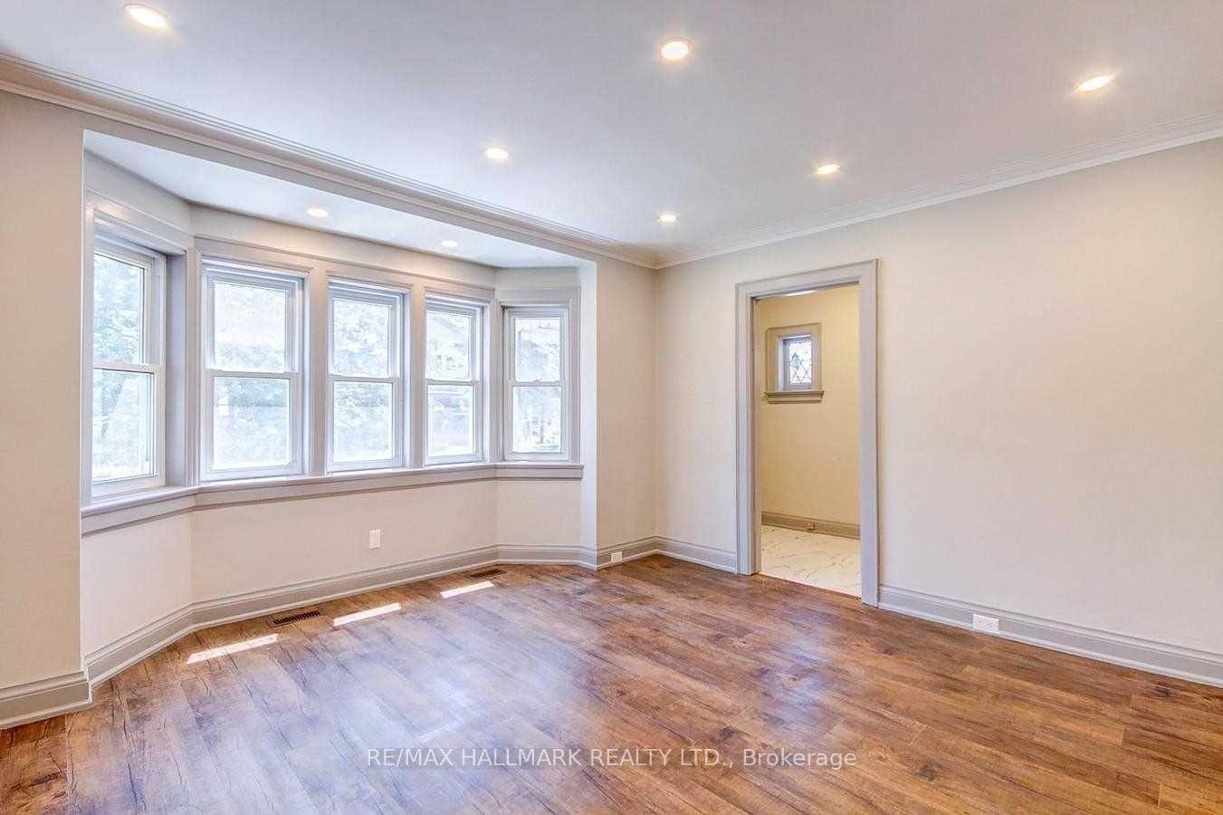 Photo 4 of 330 Sammon Avenue, Toronto, Danforth Village-East York — HOMEH