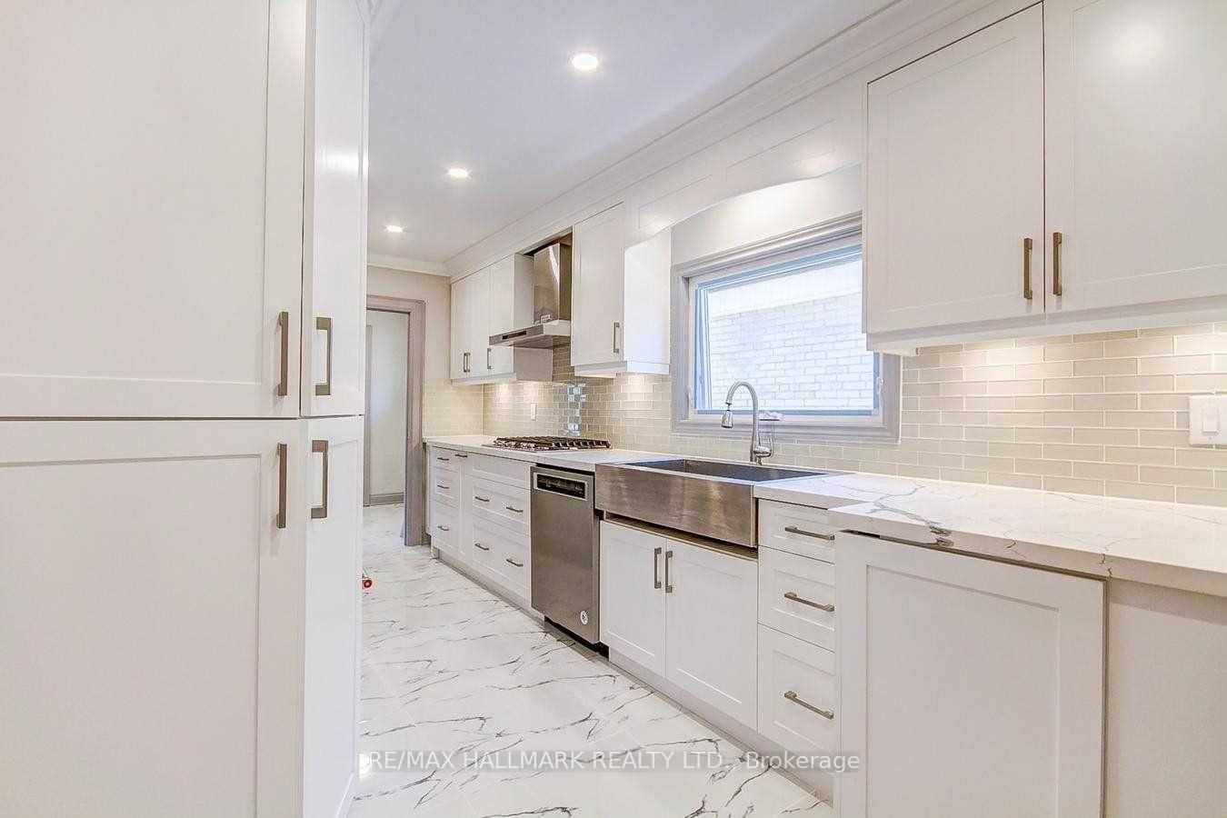 Photo 8 of 330 Sammon Avenue, Toronto, Danforth Village-East York — HOMEH