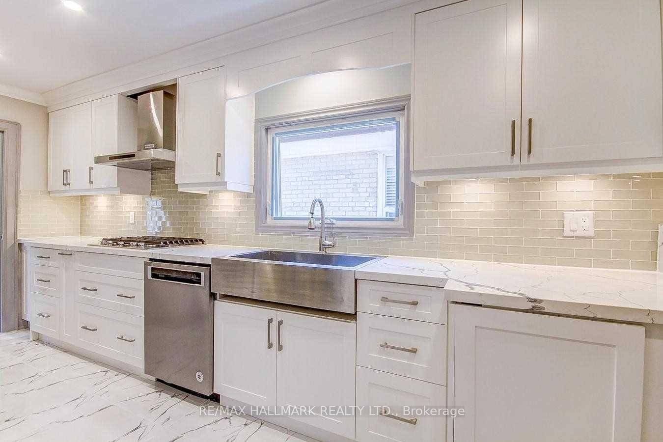 Photo 9 of 330 Sammon Avenue, Toronto, Danforth Village-East York — HOMEH