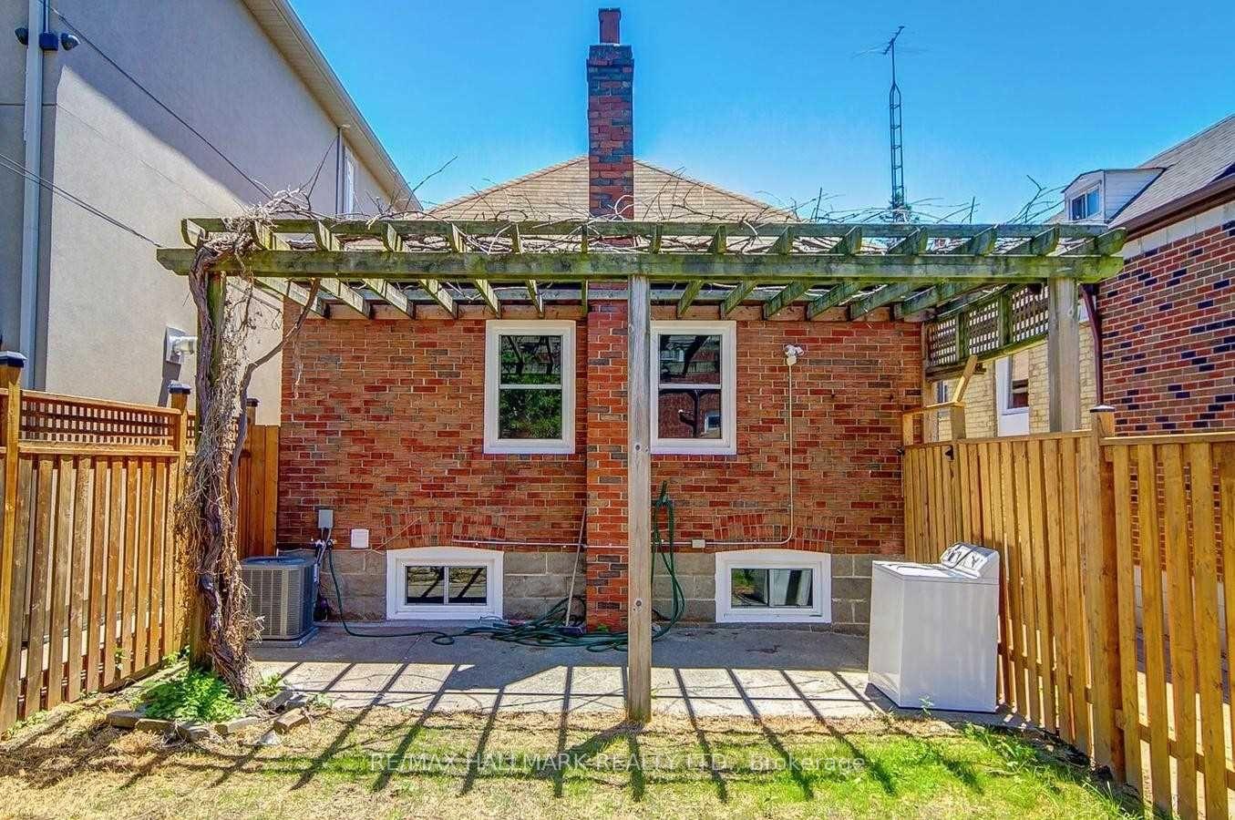 Photo 33 of 330 Sammon Avenue, Toronto, Danforth Village-East York — HOMEH