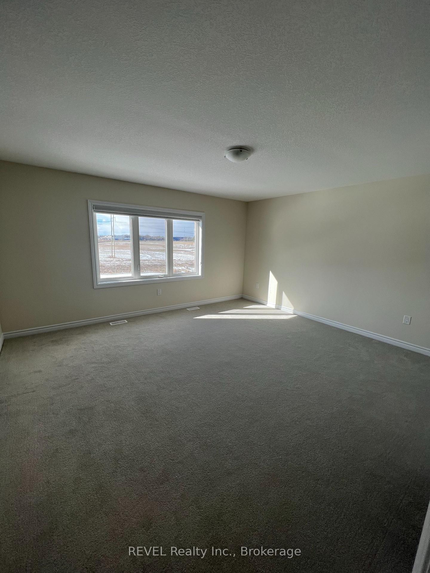 Photo 13 of 219 Vanilla Trail, Thorold, Rolling Meadows — HOMEH