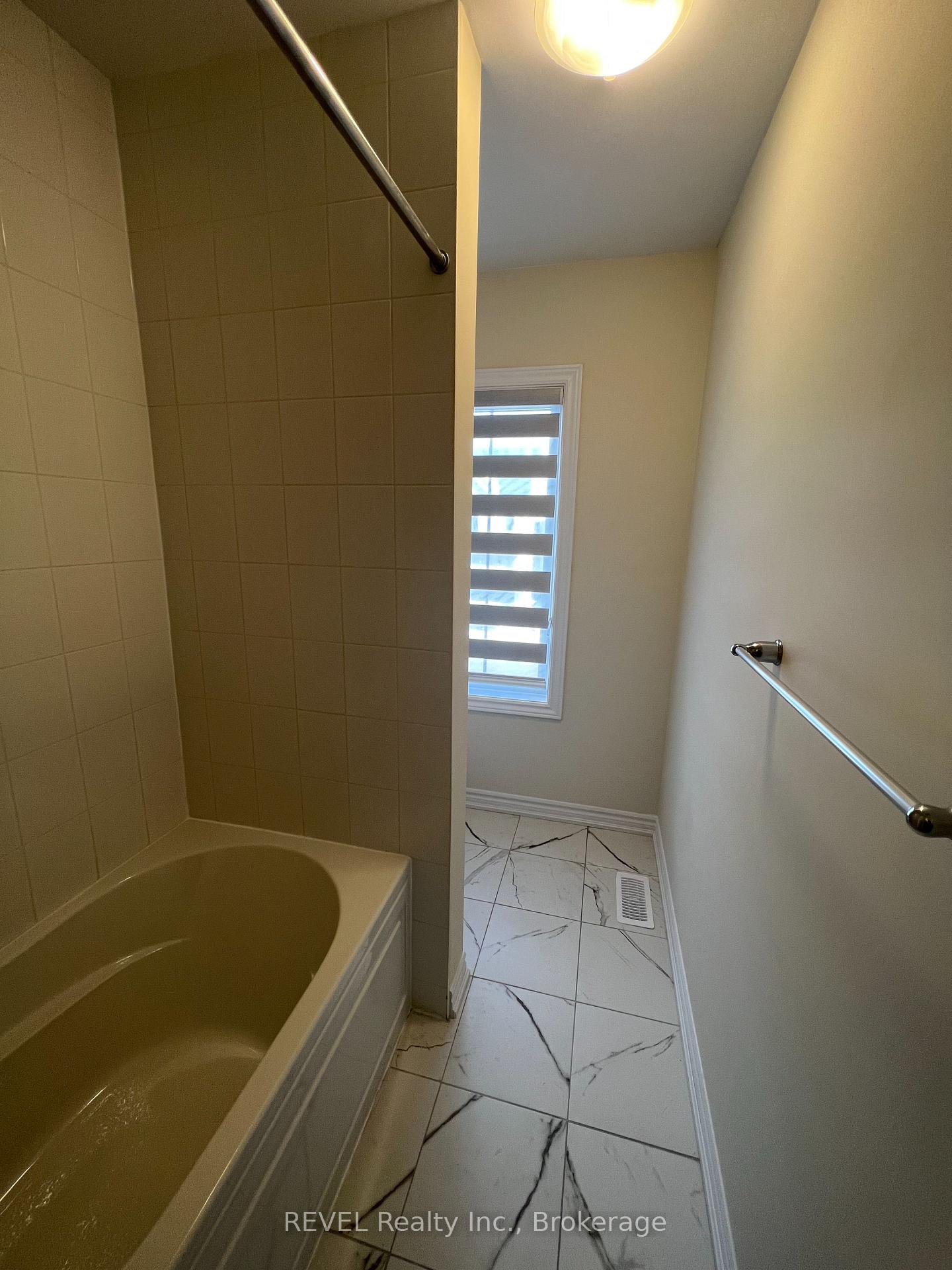Photo 20 of 219 Vanilla Trail, Thorold, Rolling Meadows — HOMEH