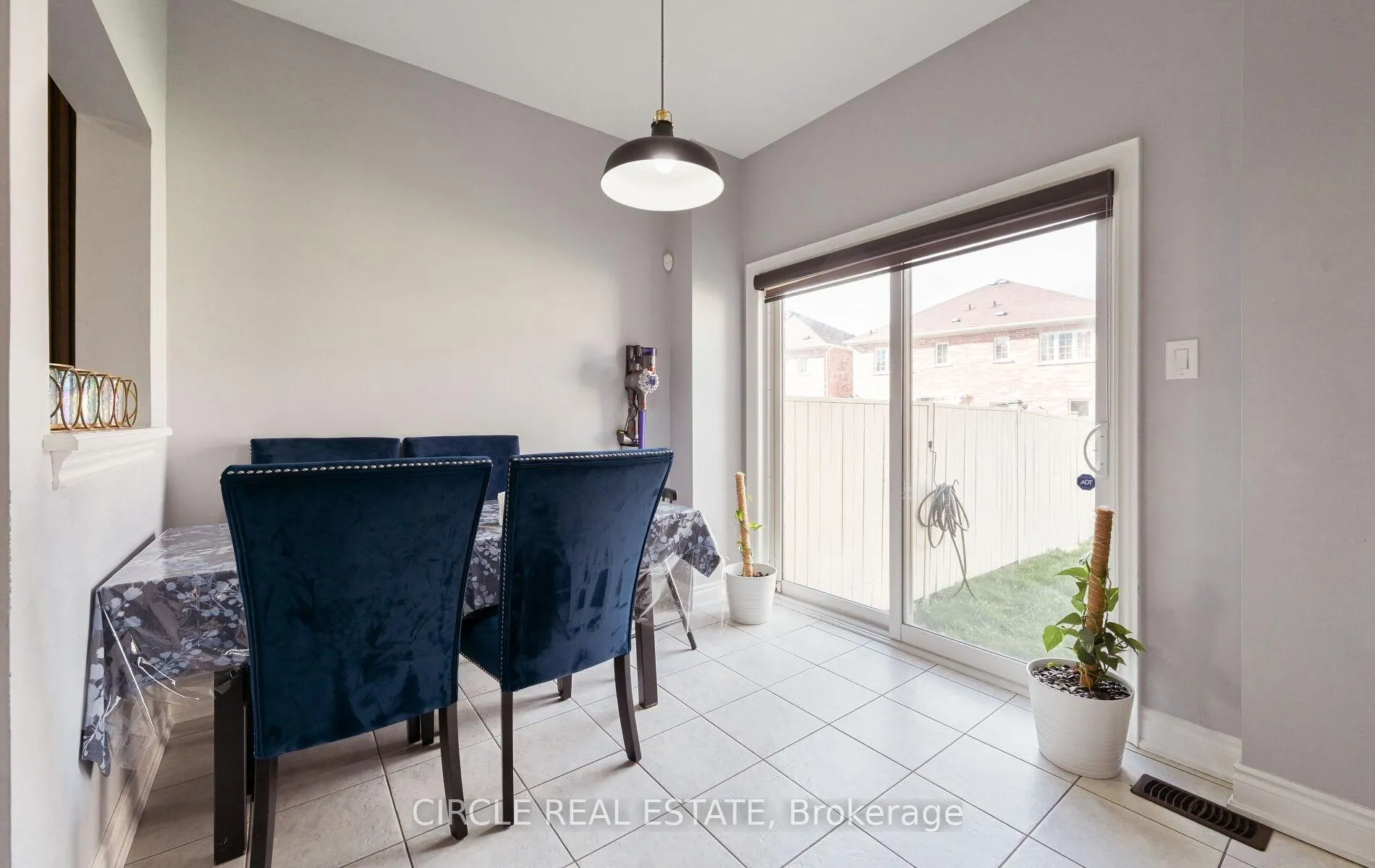 Photo 8 of 22 Brussels Avenue, Brampton, Sandringham-Wellington — HOMEH