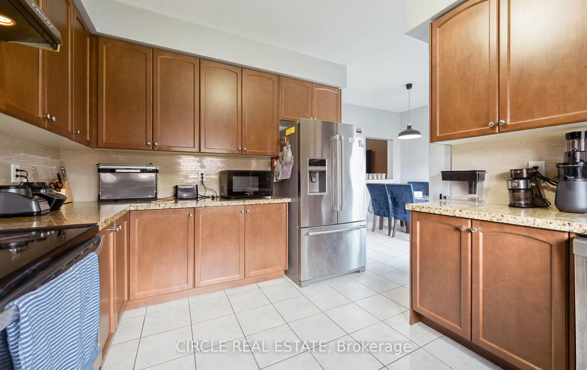 Photo 11 of 22 Brussels Avenue, Brampton, Sandringham-Wellington — HOMEH