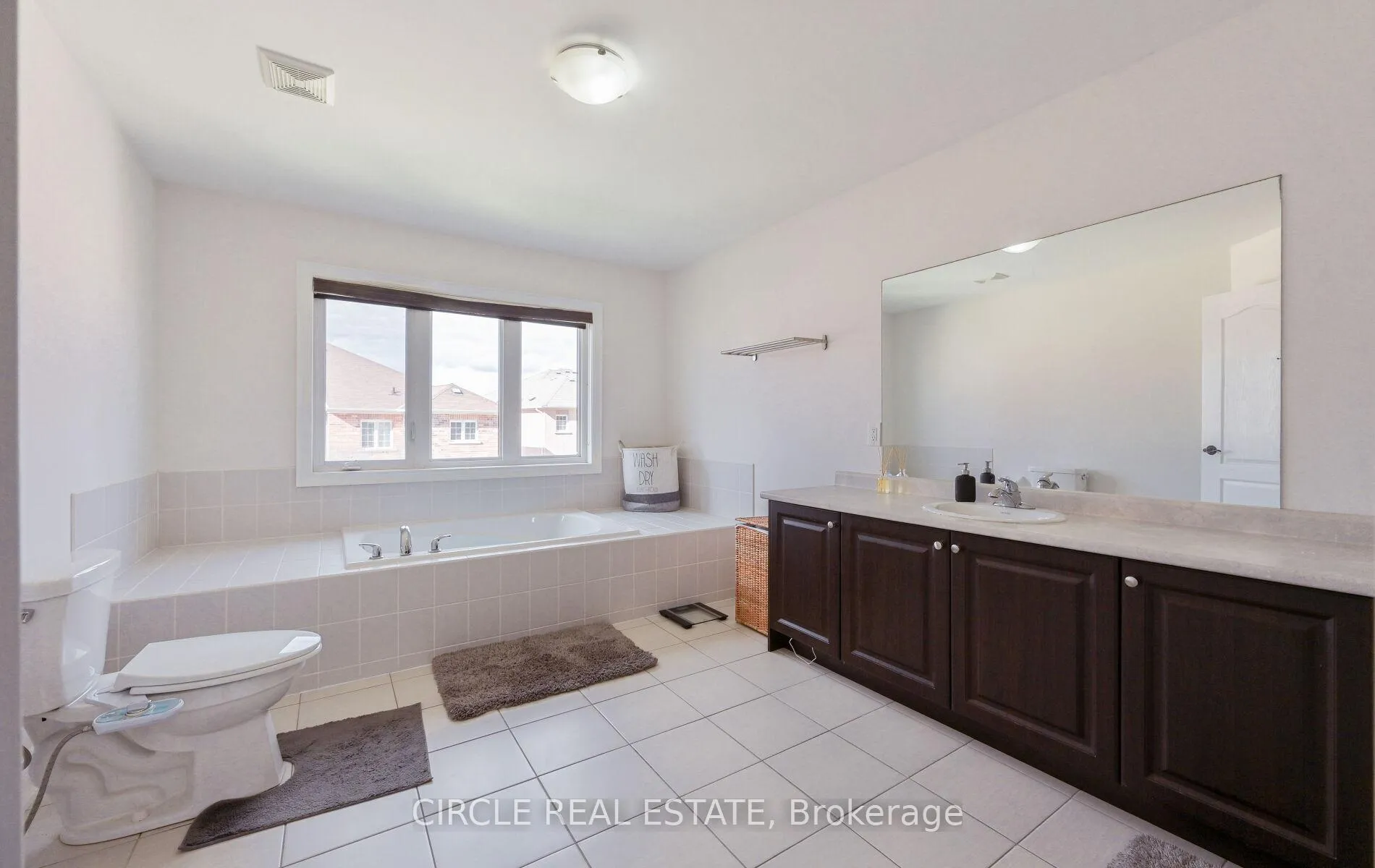 Photo 18 of 22 Brussels Avenue, Brampton, Sandringham-Wellington — HOMEH
