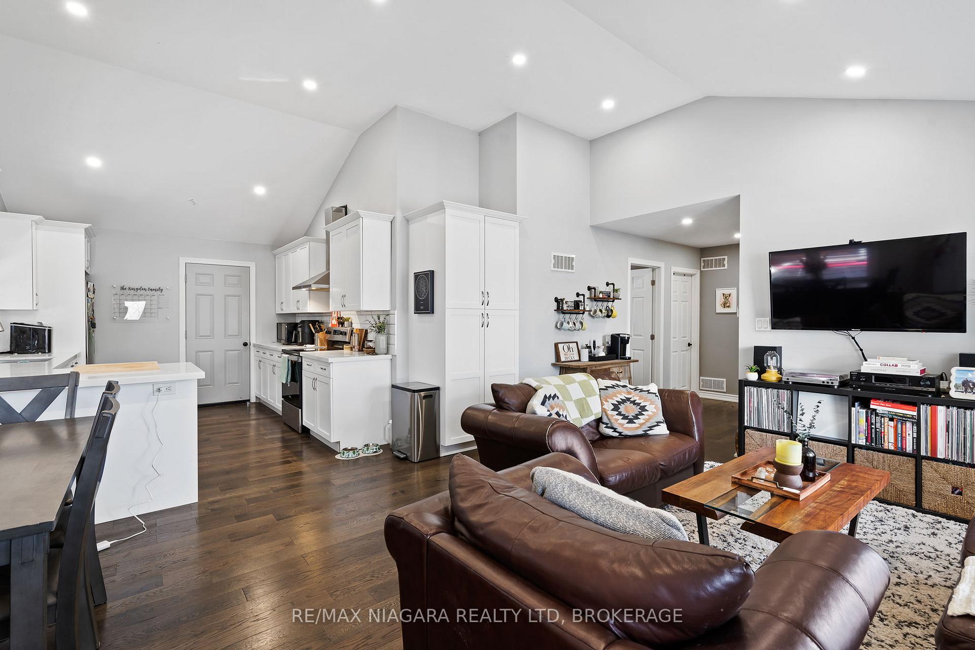 Photo 4 of 127 St Davids Road, Thorold, Thorold Downtown — HOMEH