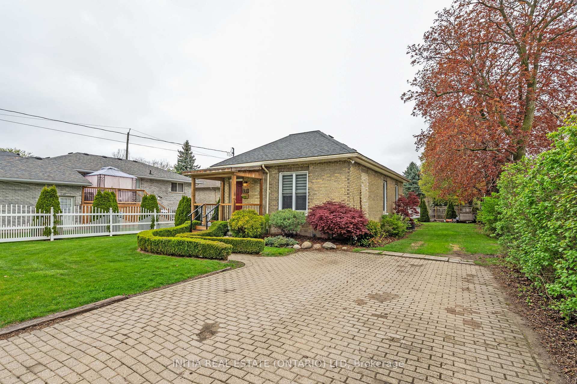 Photo 1 of 239 Queen Street, Strathroy-Caradoc, SE — HOMEH