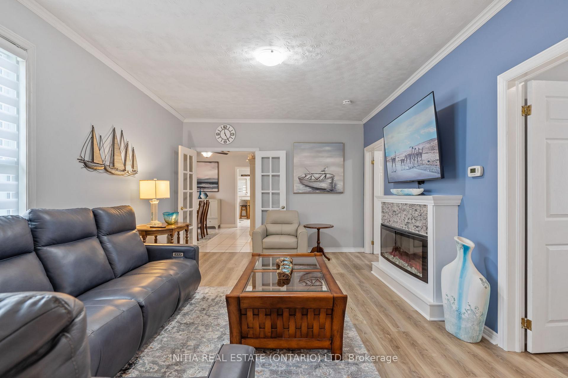 Photo 6 of 239 Queen Street, Strathroy-Caradoc, SE — HOMEH