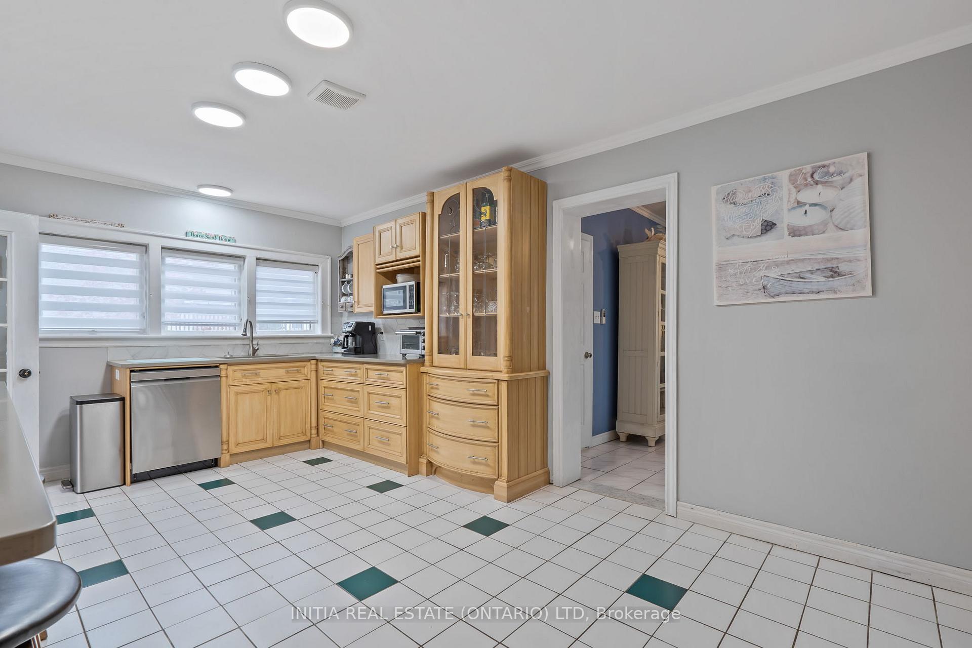 Photo 19 of 239 Queen Street, Strathroy-Caradoc, SE — HOMEH