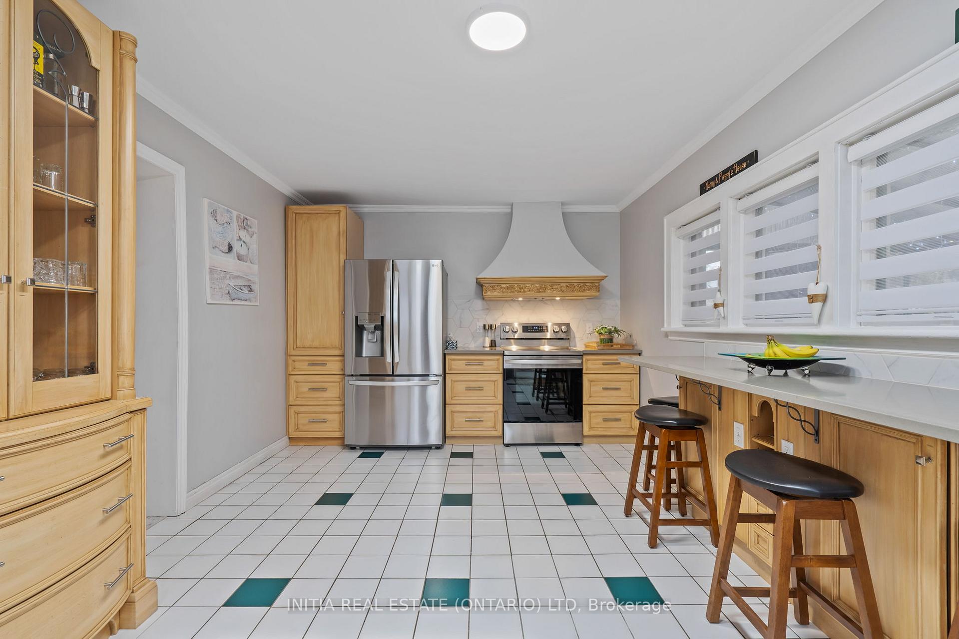 Photo 21 of 239 Queen Street, Strathroy-Caradoc, SE — HOMEH
