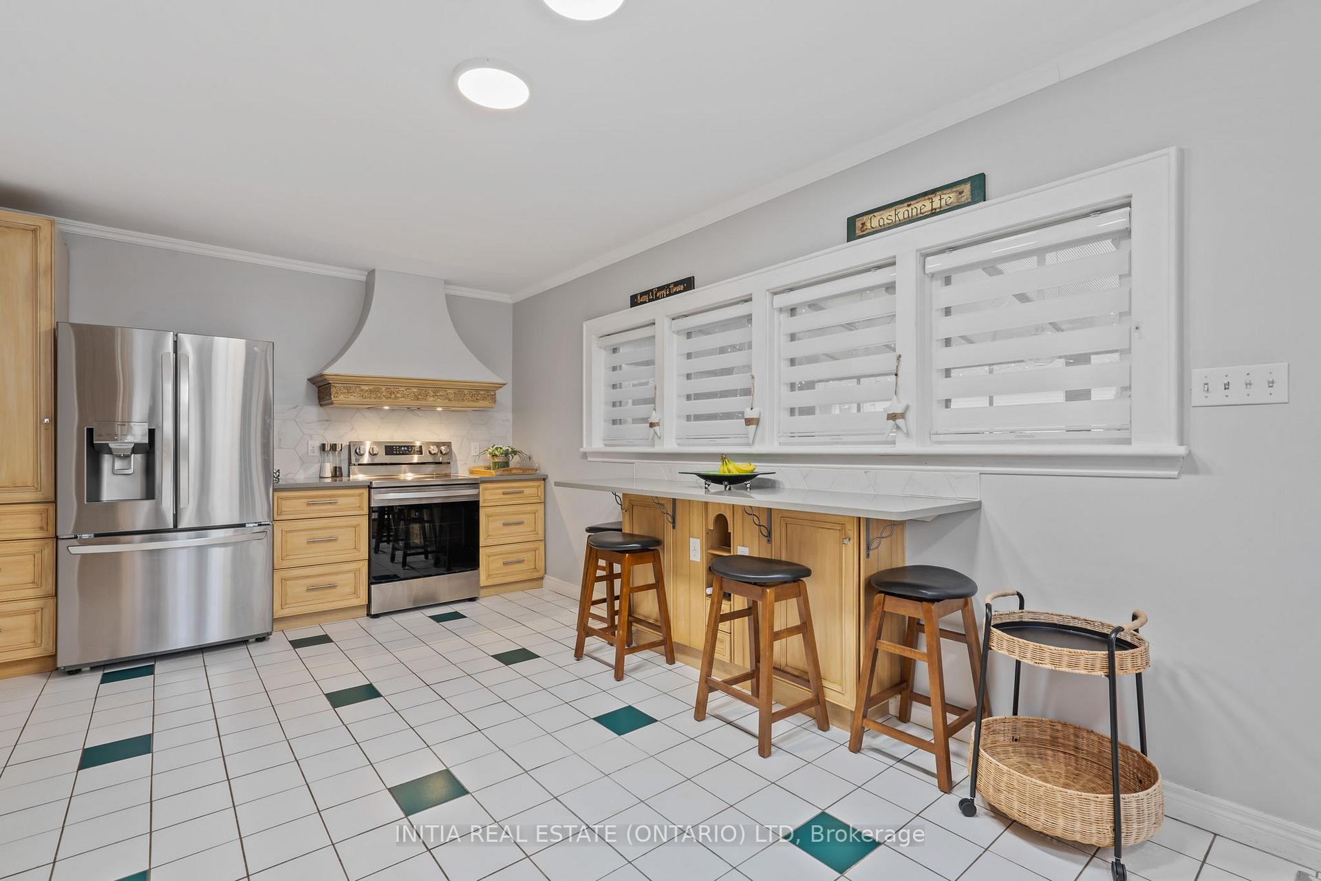 Photo 22 of 239 Queen Street, Strathroy-Caradoc, SE — HOMEH