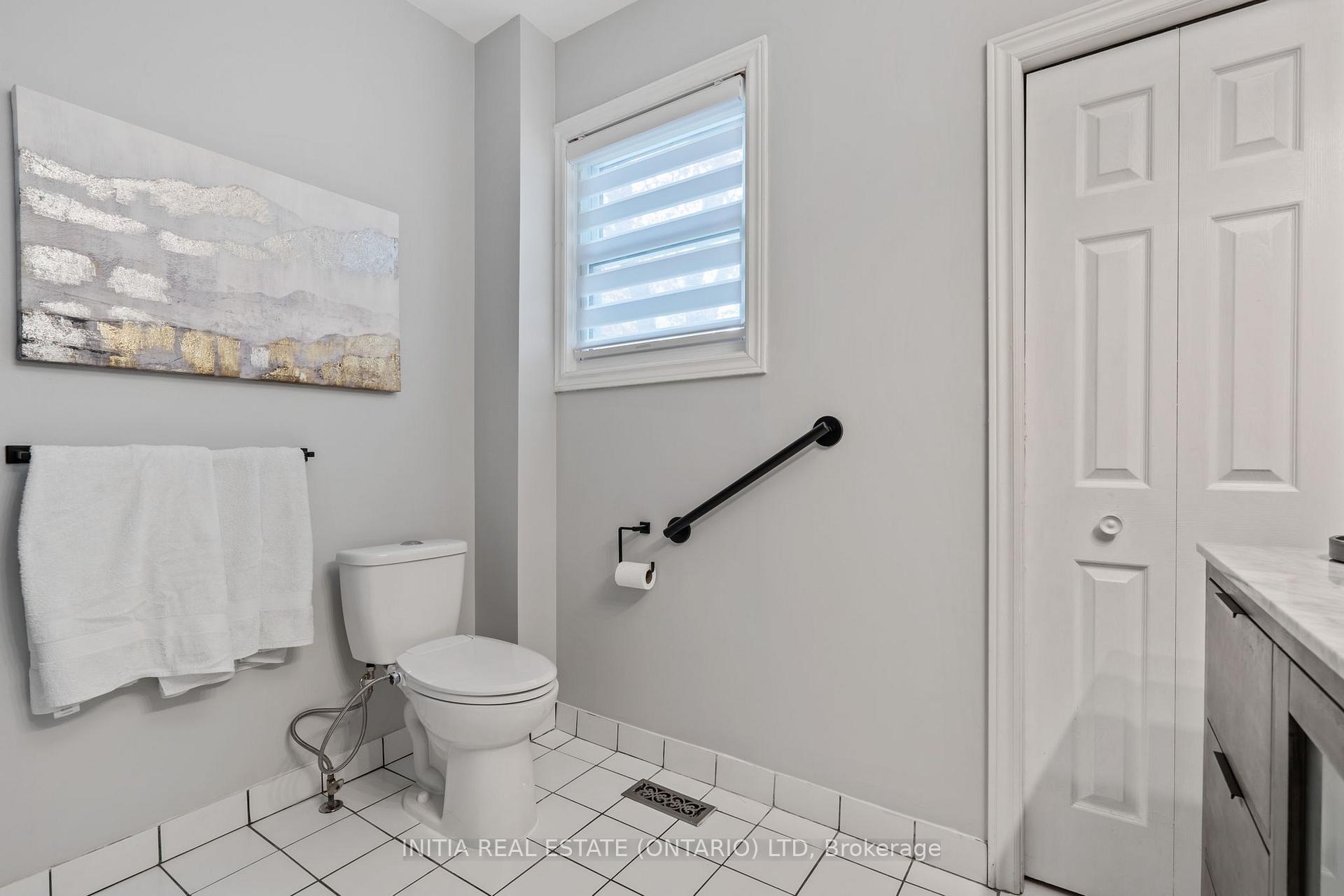 Photo 37 of 239 Queen Street, Strathroy-Caradoc, SE — HOMEH