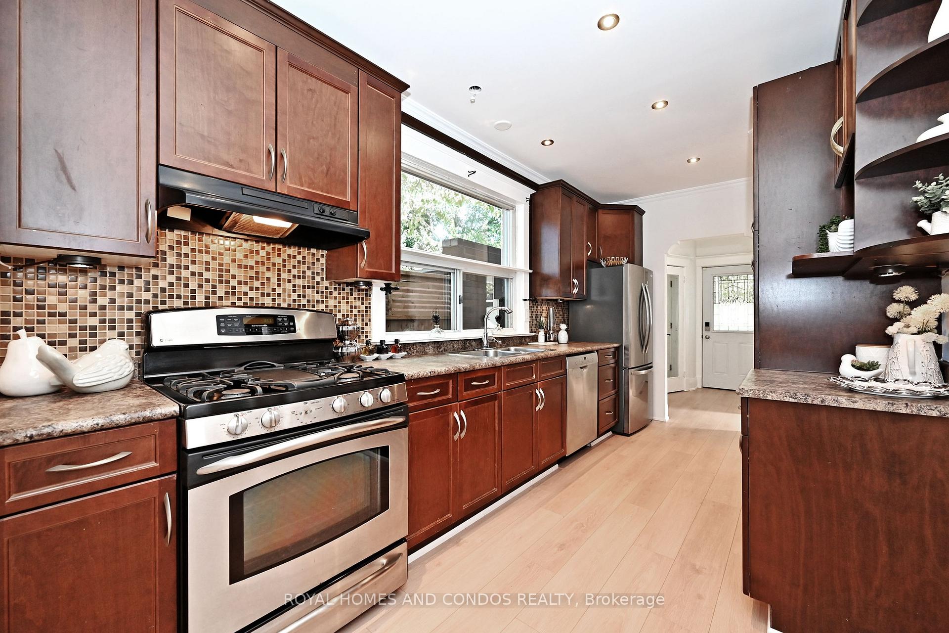 Photo 13 of 38 Gates Avenue, Toronto, East End-Danforth — HOMEH