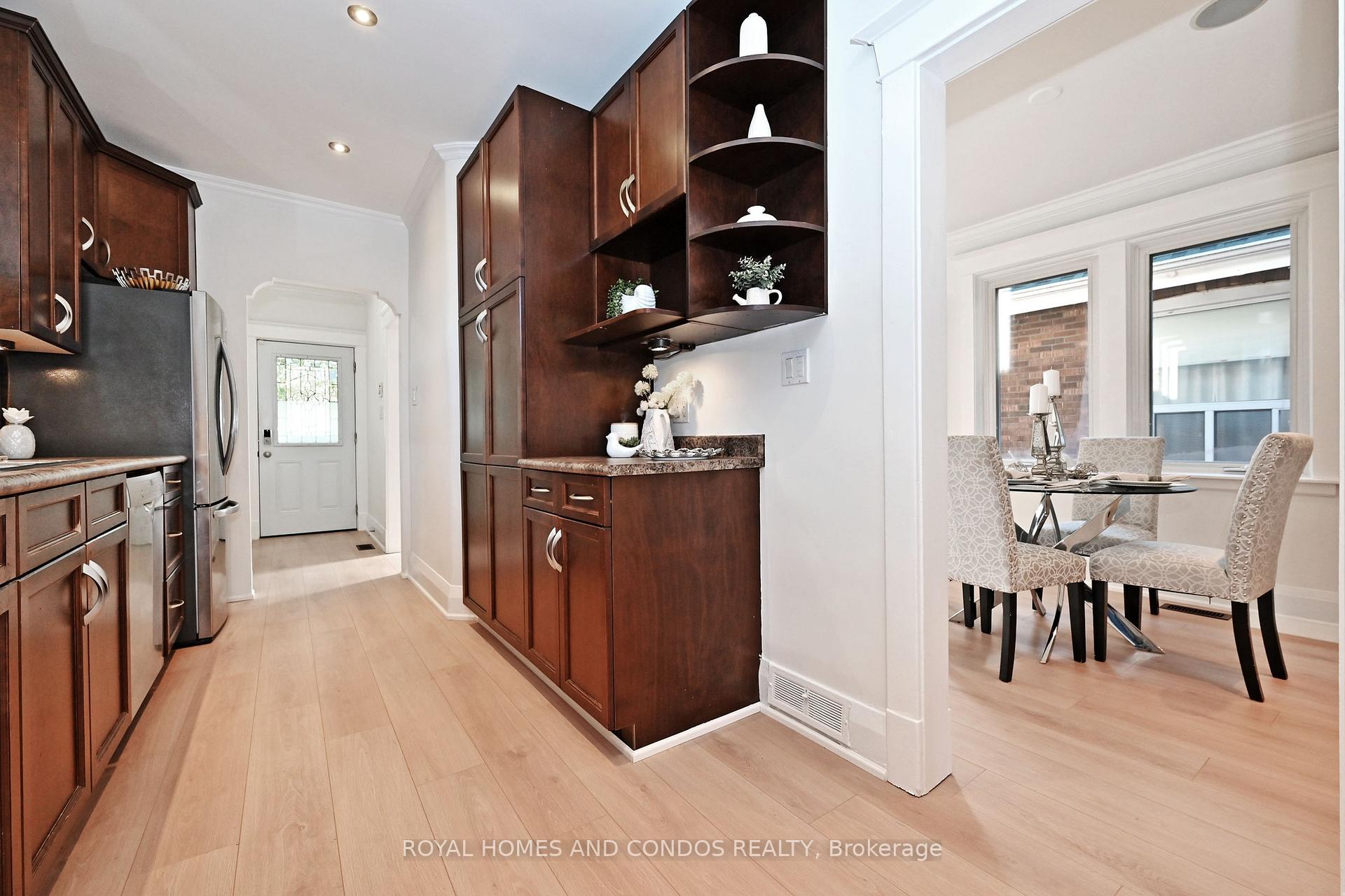 Photo 15 of 38 Gates Avenue, Toronto, East End-Danforth — HOMEH