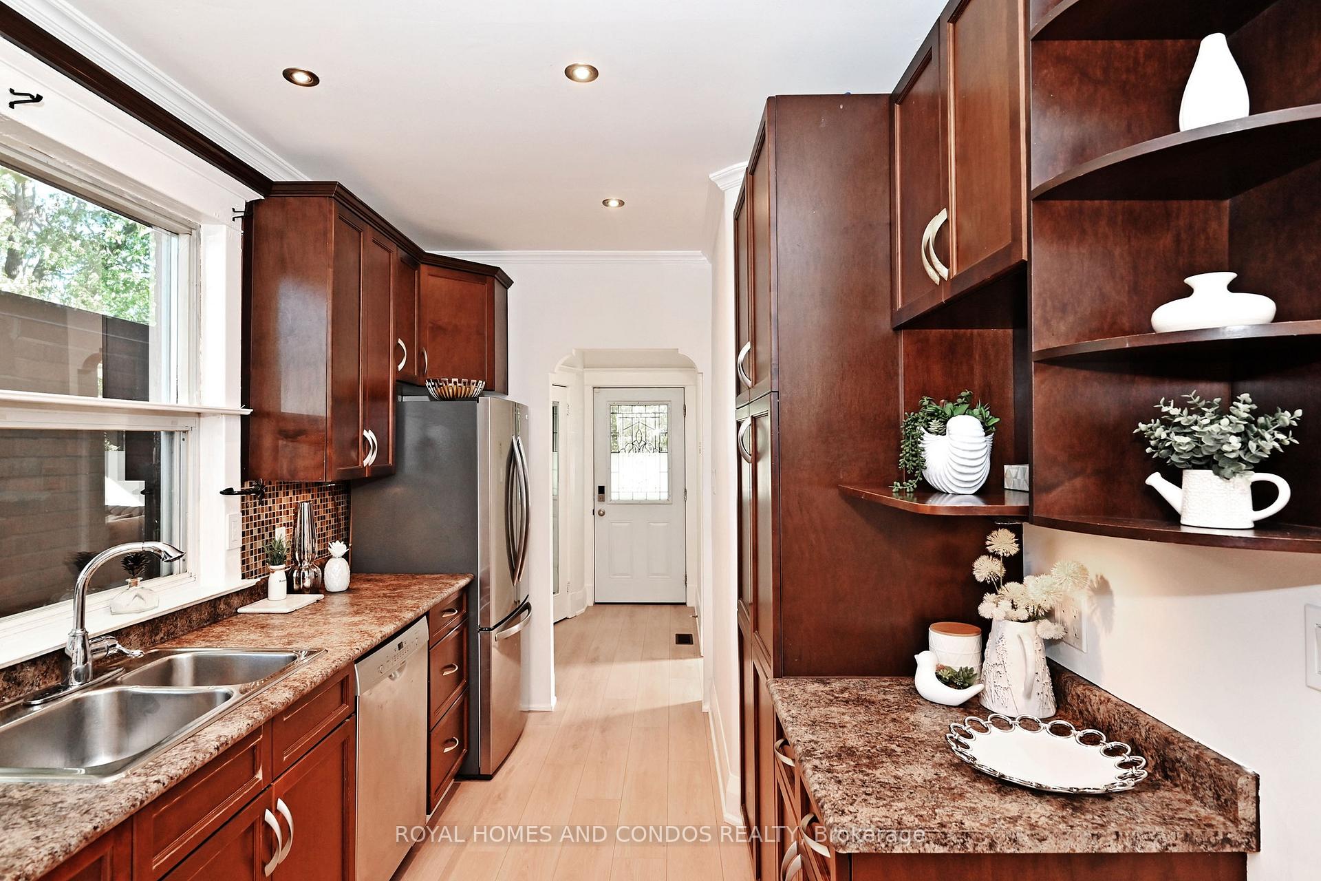Photo 16 of 38 Gates Avenue, Toronto, East End-Danforth — HOMEH