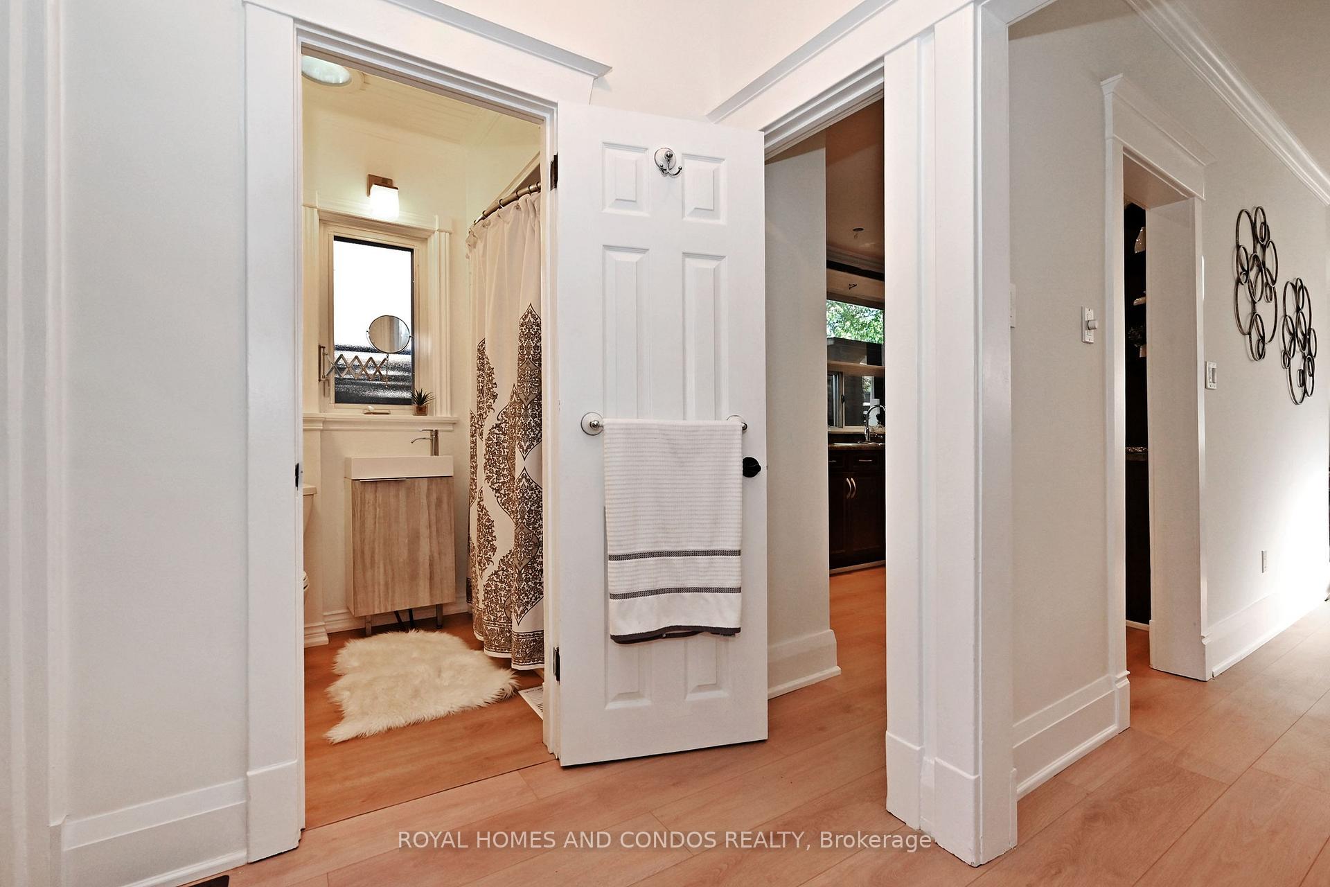 Photo 29 of 38 Gates Avenue, Toronto, East End-Danforth — HOMEH