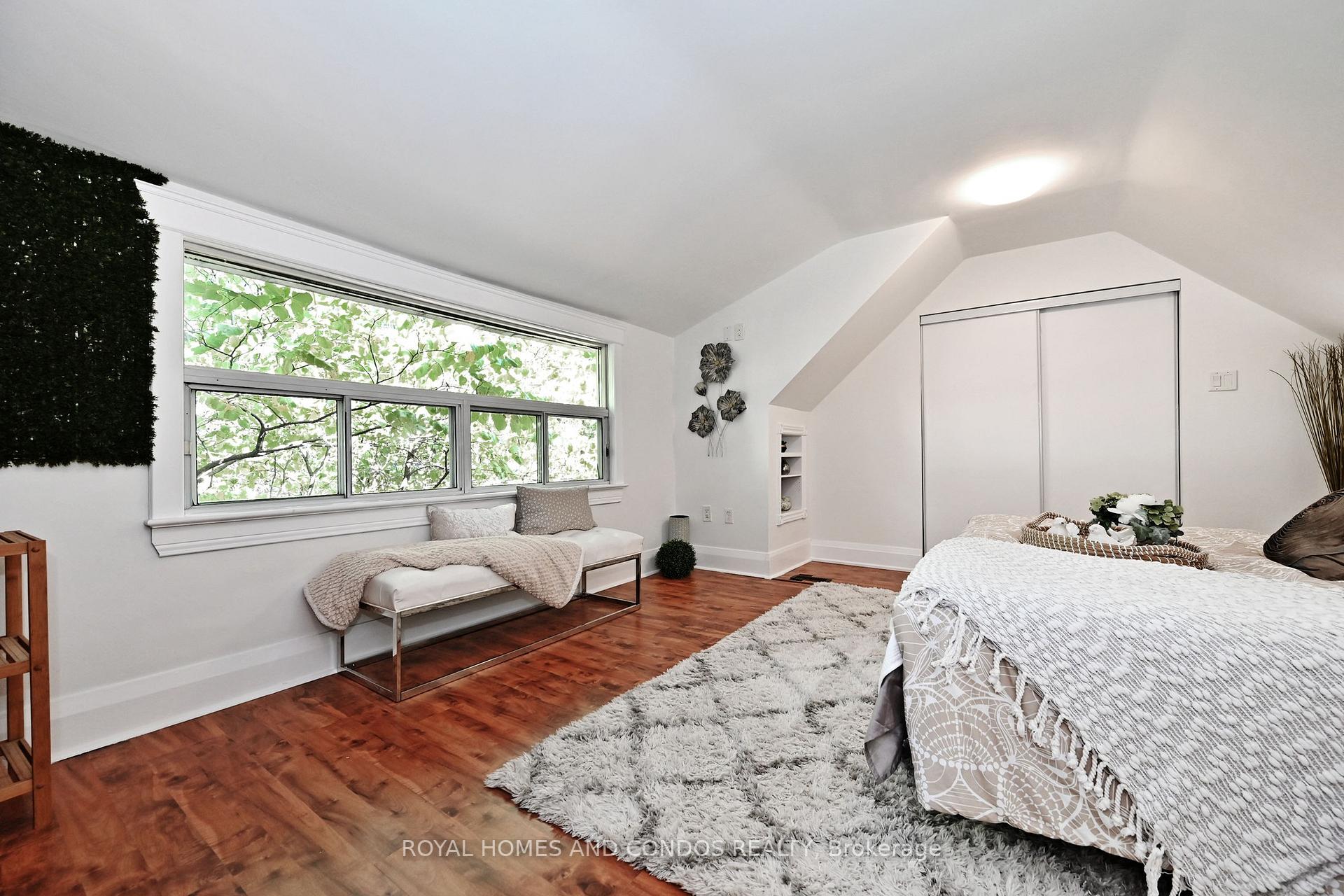 Photo 36 of 38 Gates Avenue, Toronto, East End-Danforth — HOMEH