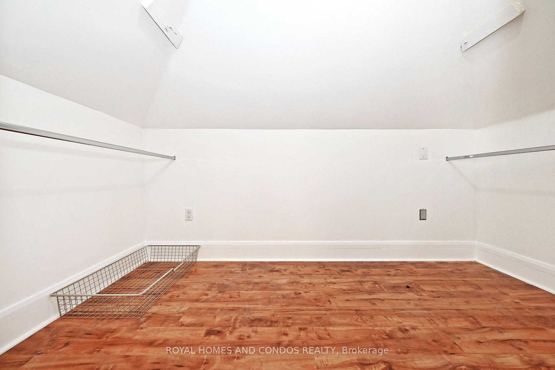 Photo 38 of 38 Gates Avenue, Toronto, East End-Danforth — HOMEH