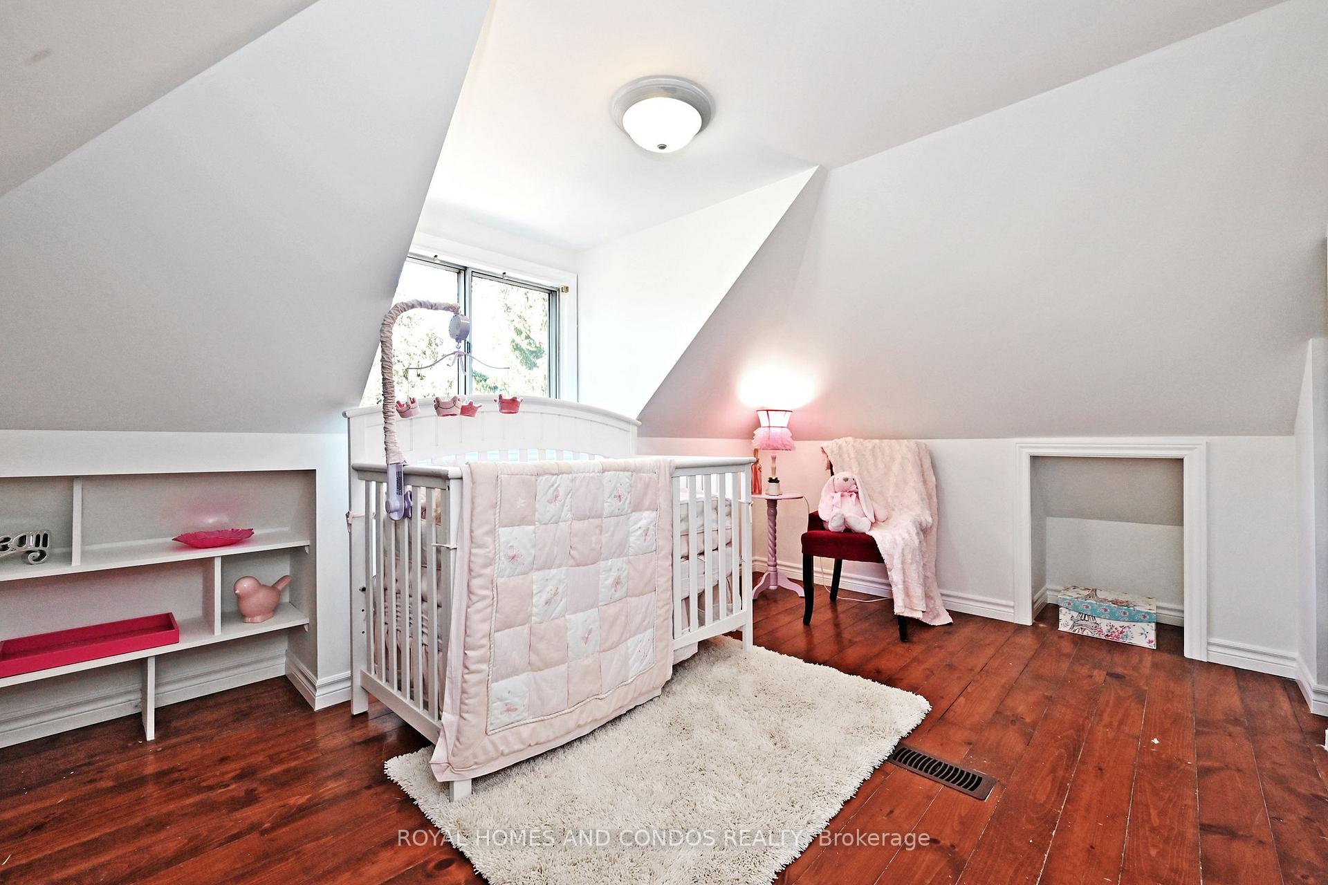 Photo 40 of 38 Gates Avenue, Toronto, East End-Danforth — HOMEH