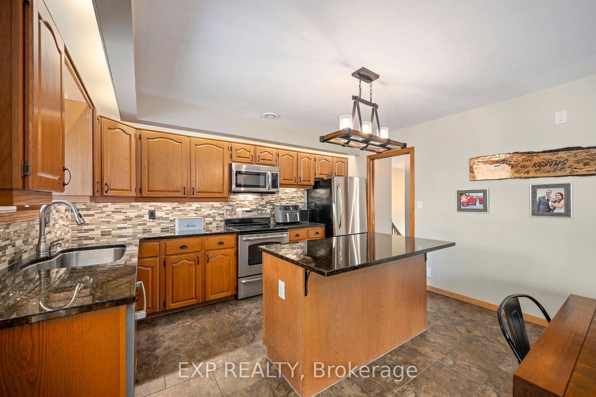 Photo 10 of 97 Kittridge Avenue E, Strathroy-Caradoc, NE — HOMEH