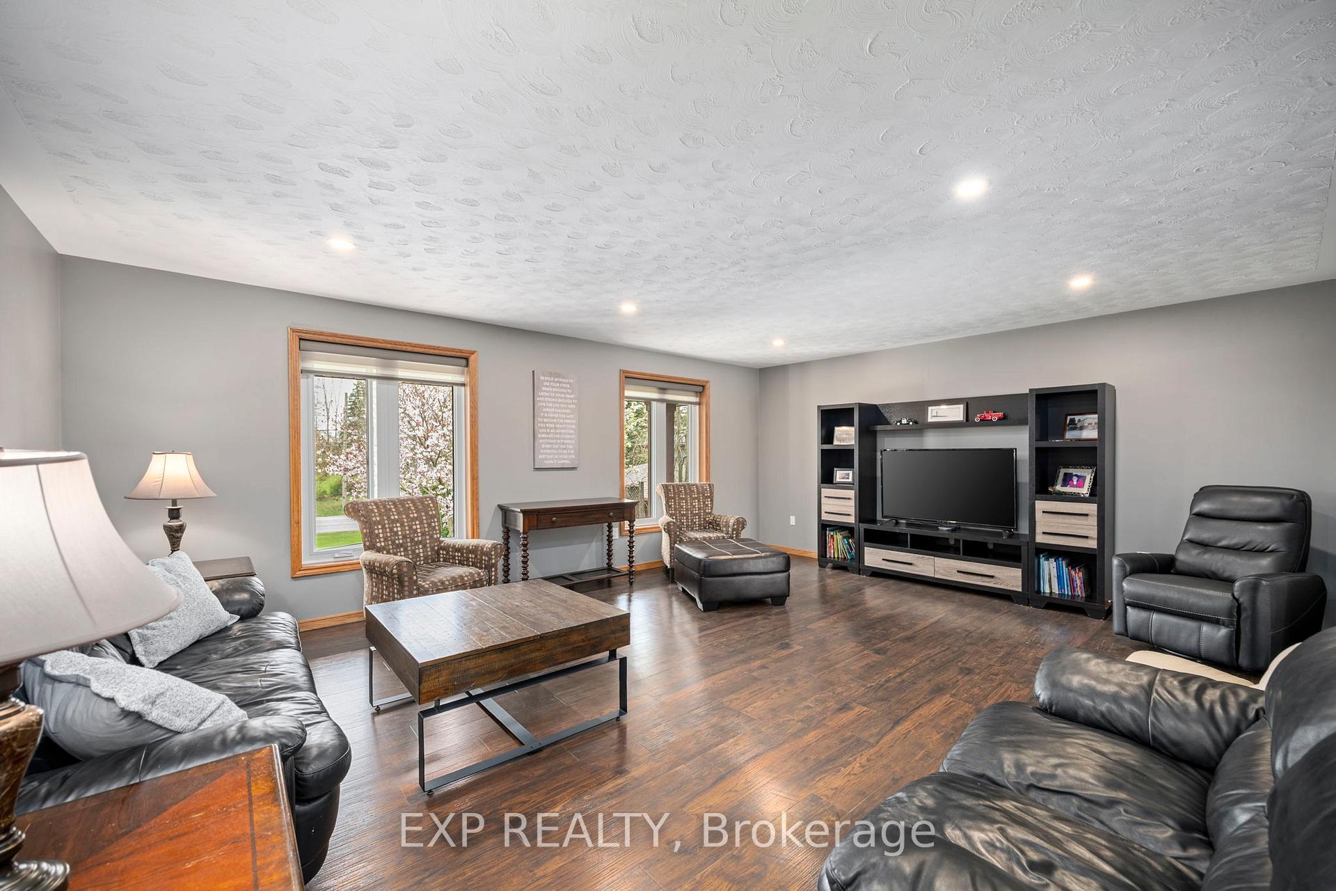 Photo 15 of 97 Kittridge Avenue E, Strathroy-Caradoc, NE — HOMEH