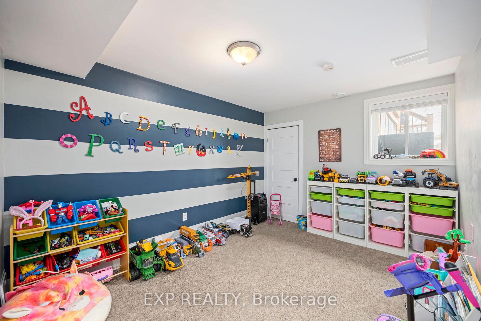 Photo 26 of 97 Kittridge Avenue E, Strathroy-Caradoc, NE — HOMEH