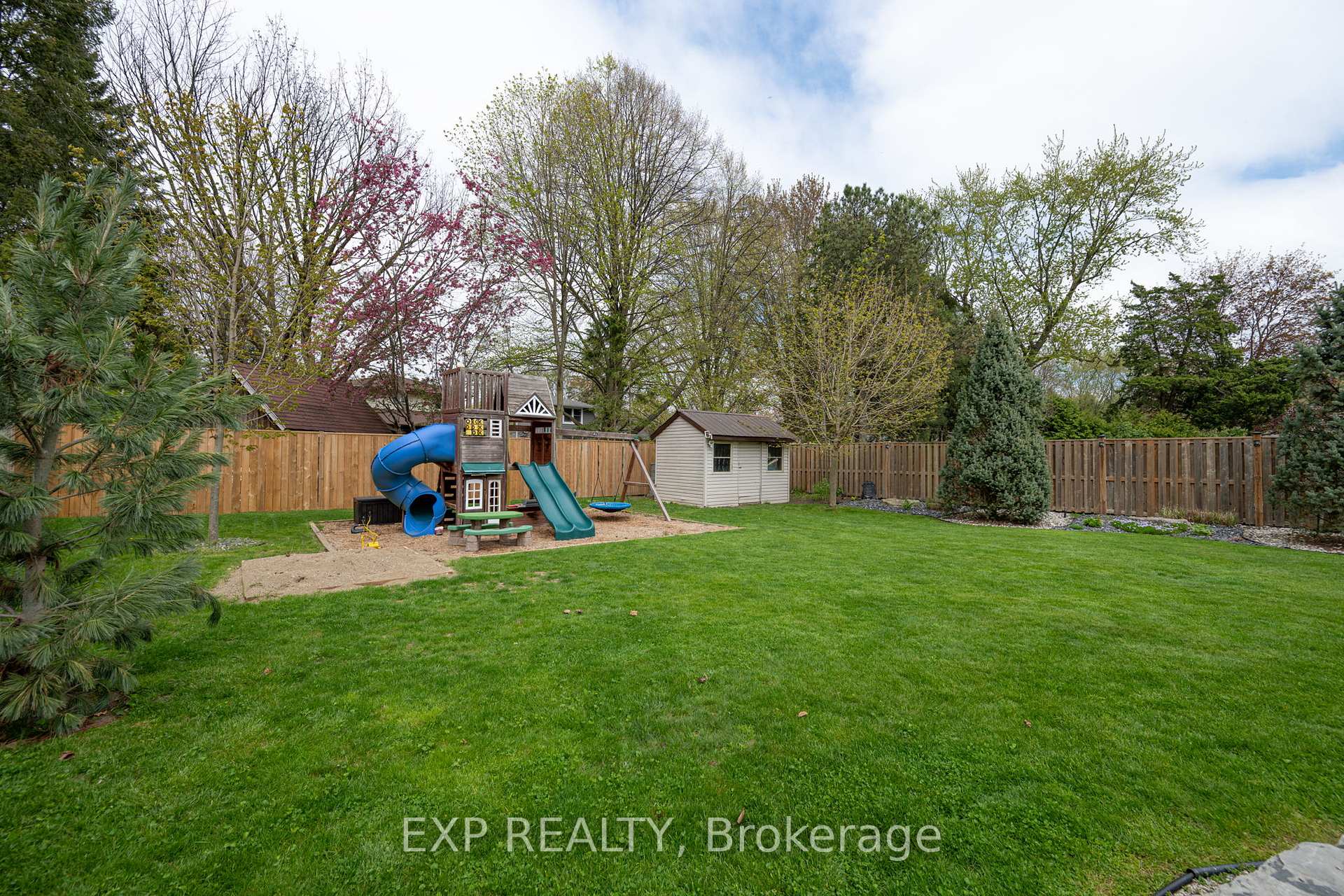 Photo 32 of 97 Kittridge Avenue E, Strathroy-Caradoc, NE — HOMEH