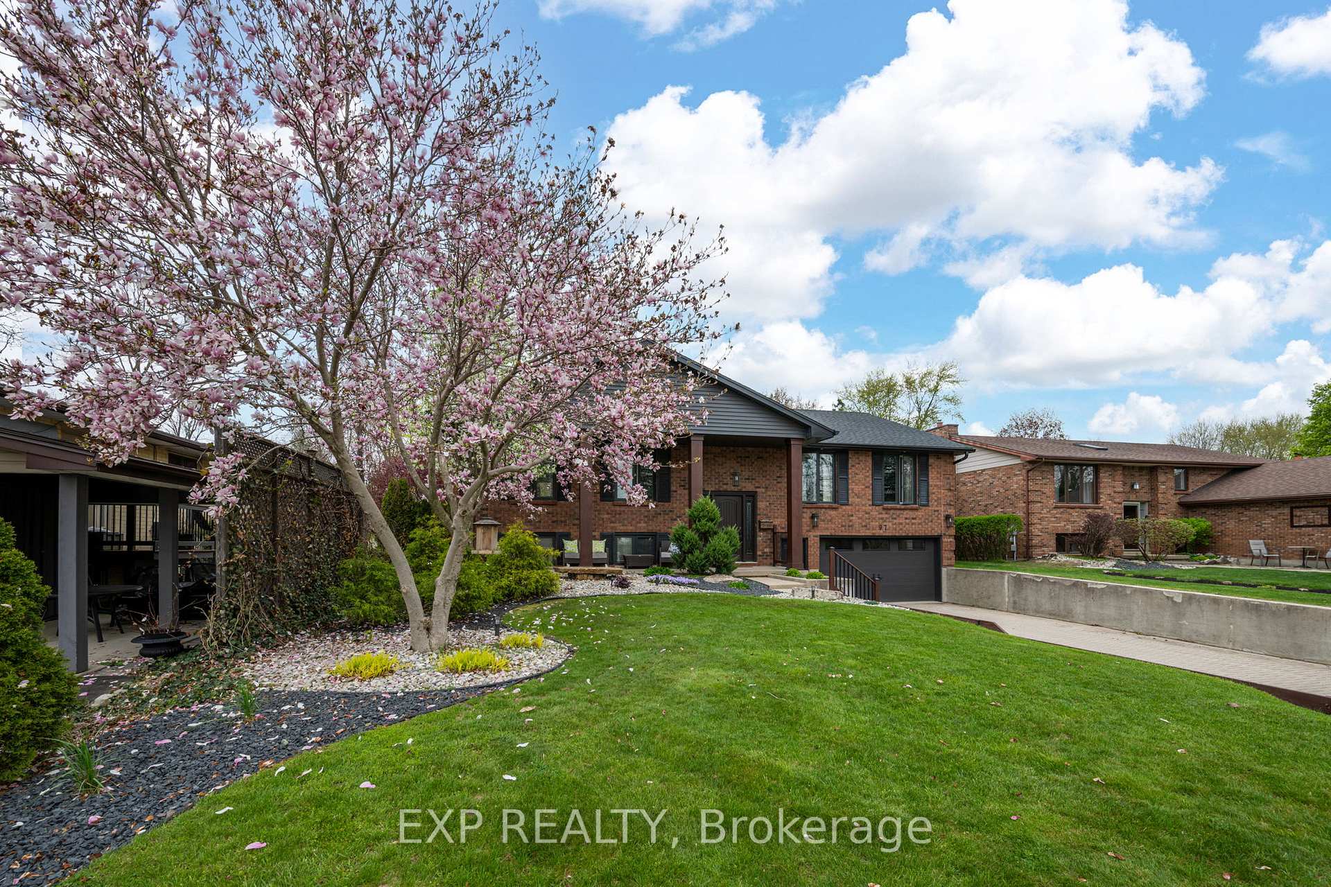 Photo 34 of 97 Kittridge Avenue E, Strathroy-Caradoc, NE — HOMEH