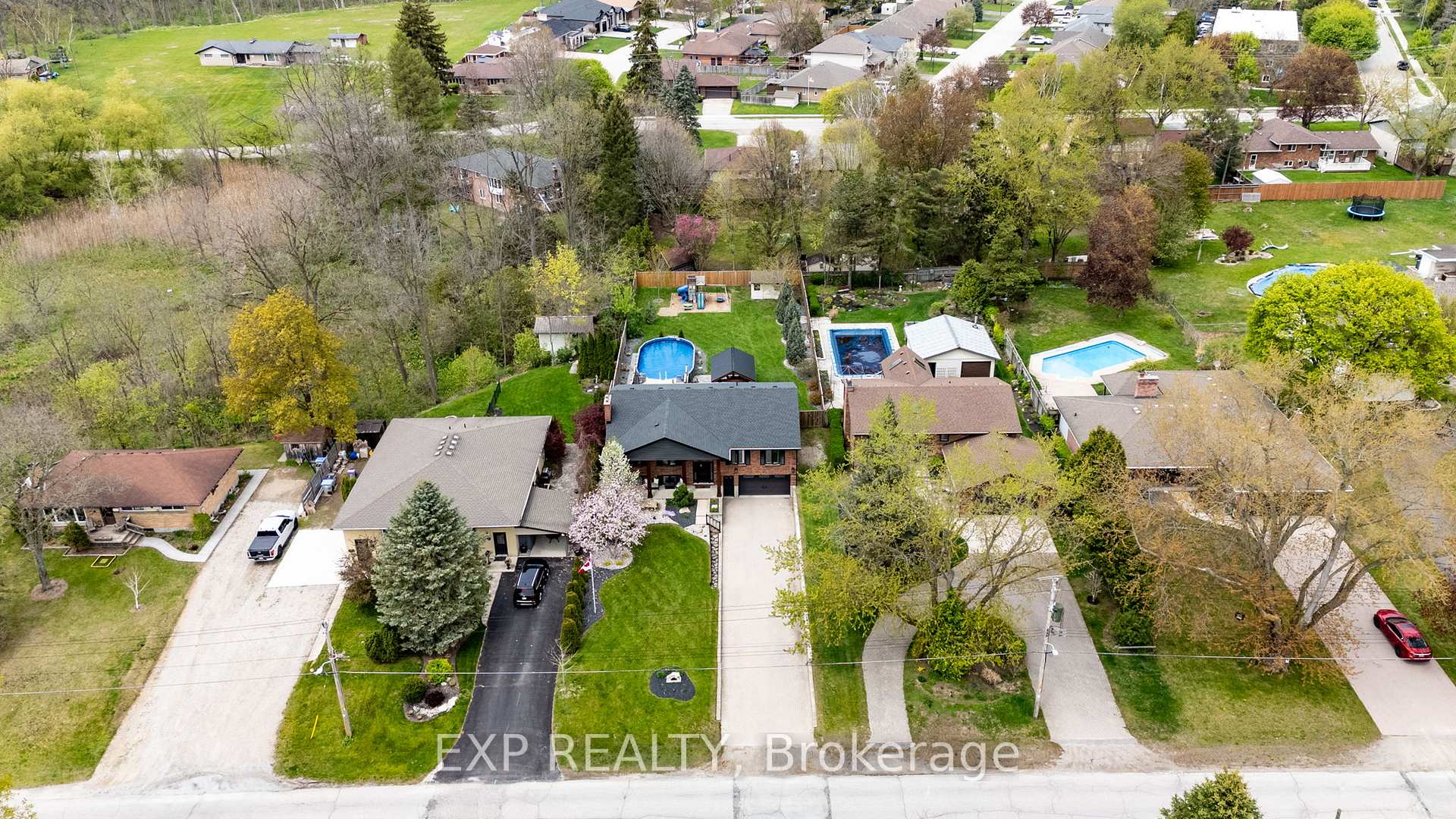 Photo 35 of 97 Kittridge Avenue E, Strathroy-Caradoc, NE — HOMEH