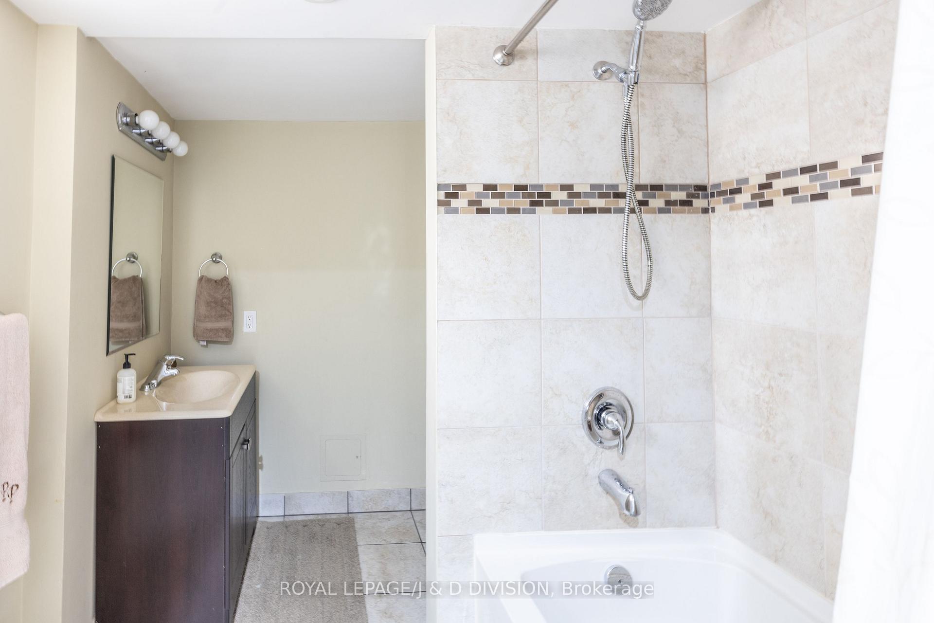 Photo 21 of 227 Broadway Avenue, Toronto, Mount Pleasant East — HOMEH