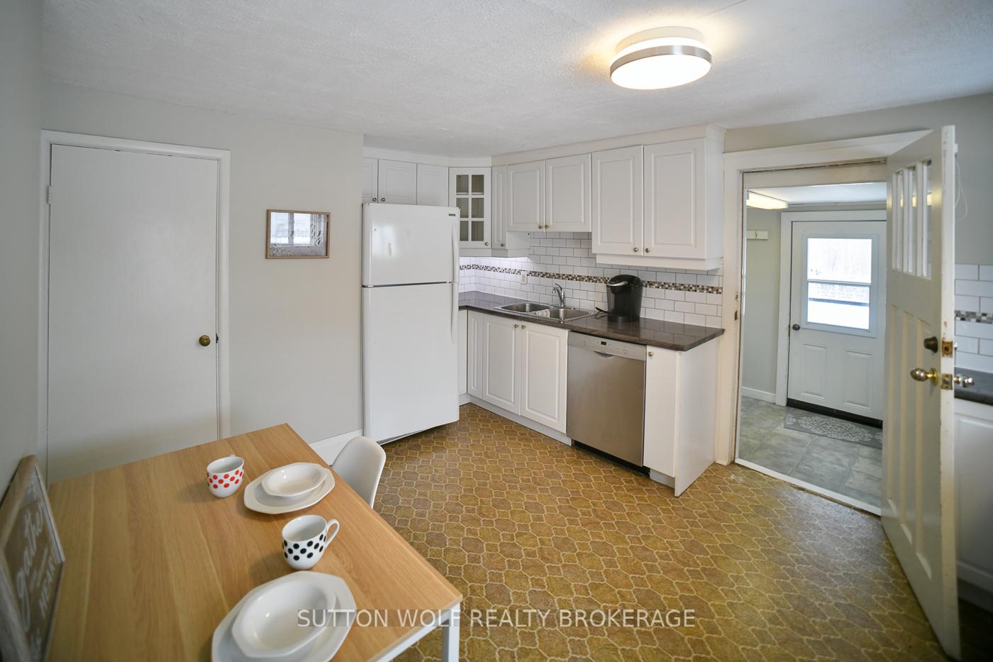 Photo 10 of 91 North Street, Strathroy-Caradoc, NW — HOMEH
