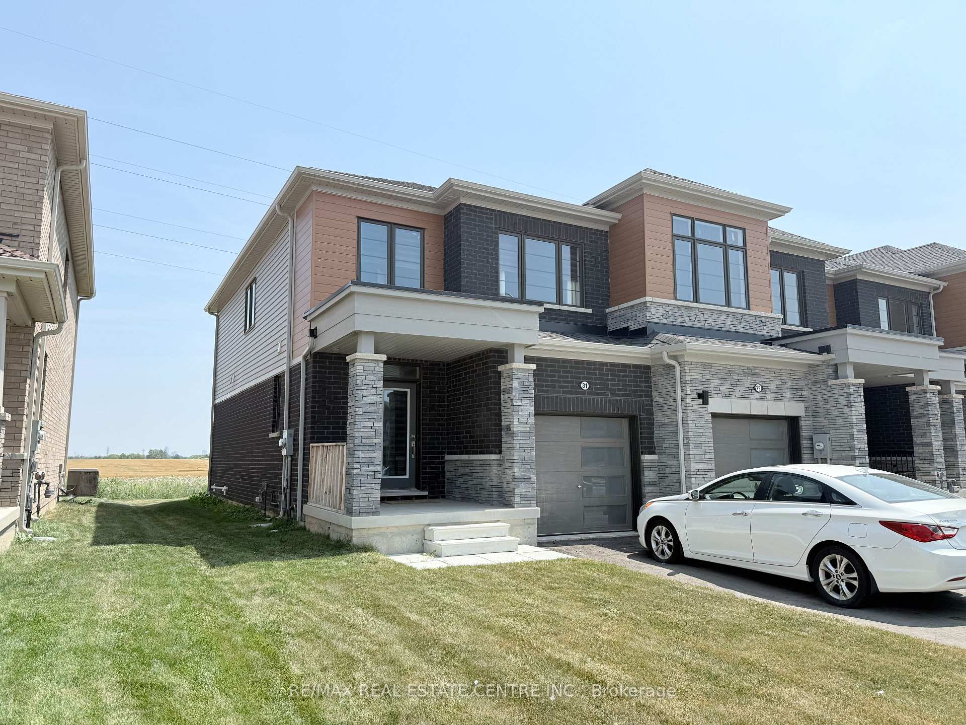 Photo 2 of Unit 31, 31 Niagara Drive E, Thorold, Rolling Meadows — HOMEH