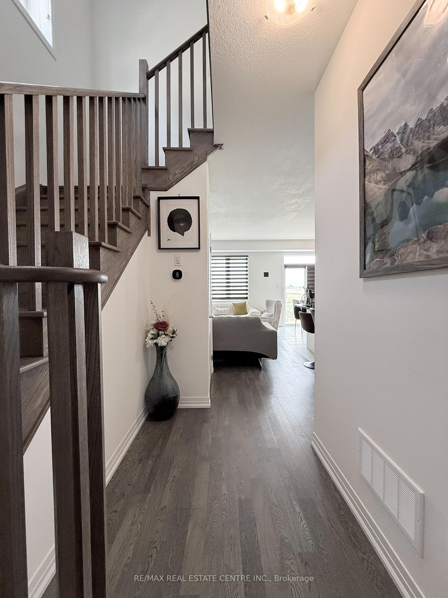 Photo 3 of Unit 31, 31 Niagara Drive E, Thorold, Rolling Meadows — HOMEH