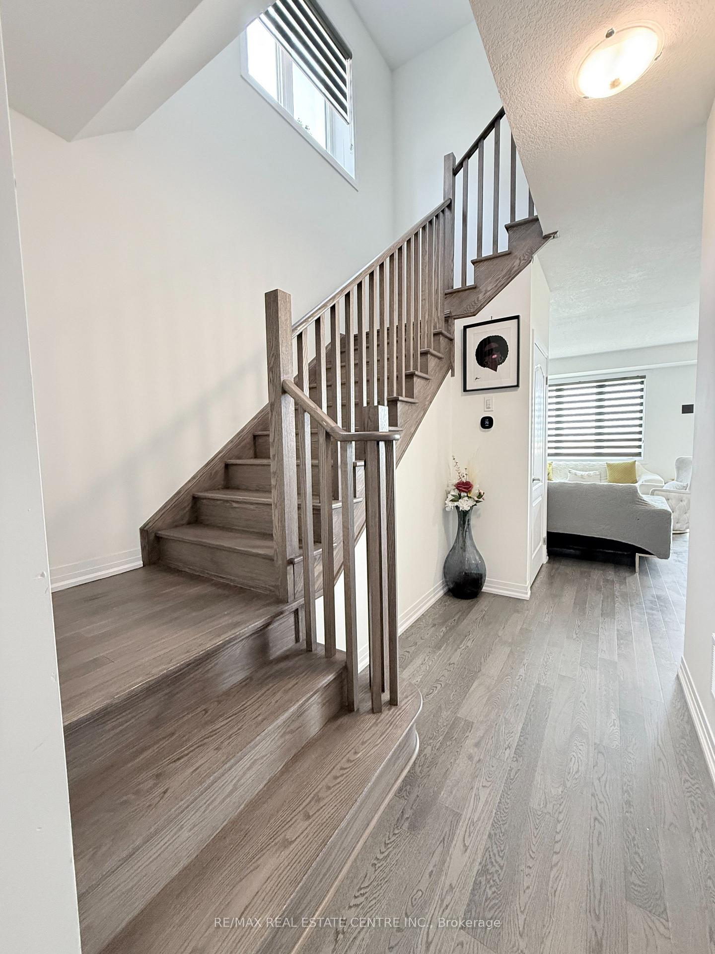 Photo 4 of Unit 31, 31 Niagara Drive E, Thorold, Rolling Meadows — HOMEH