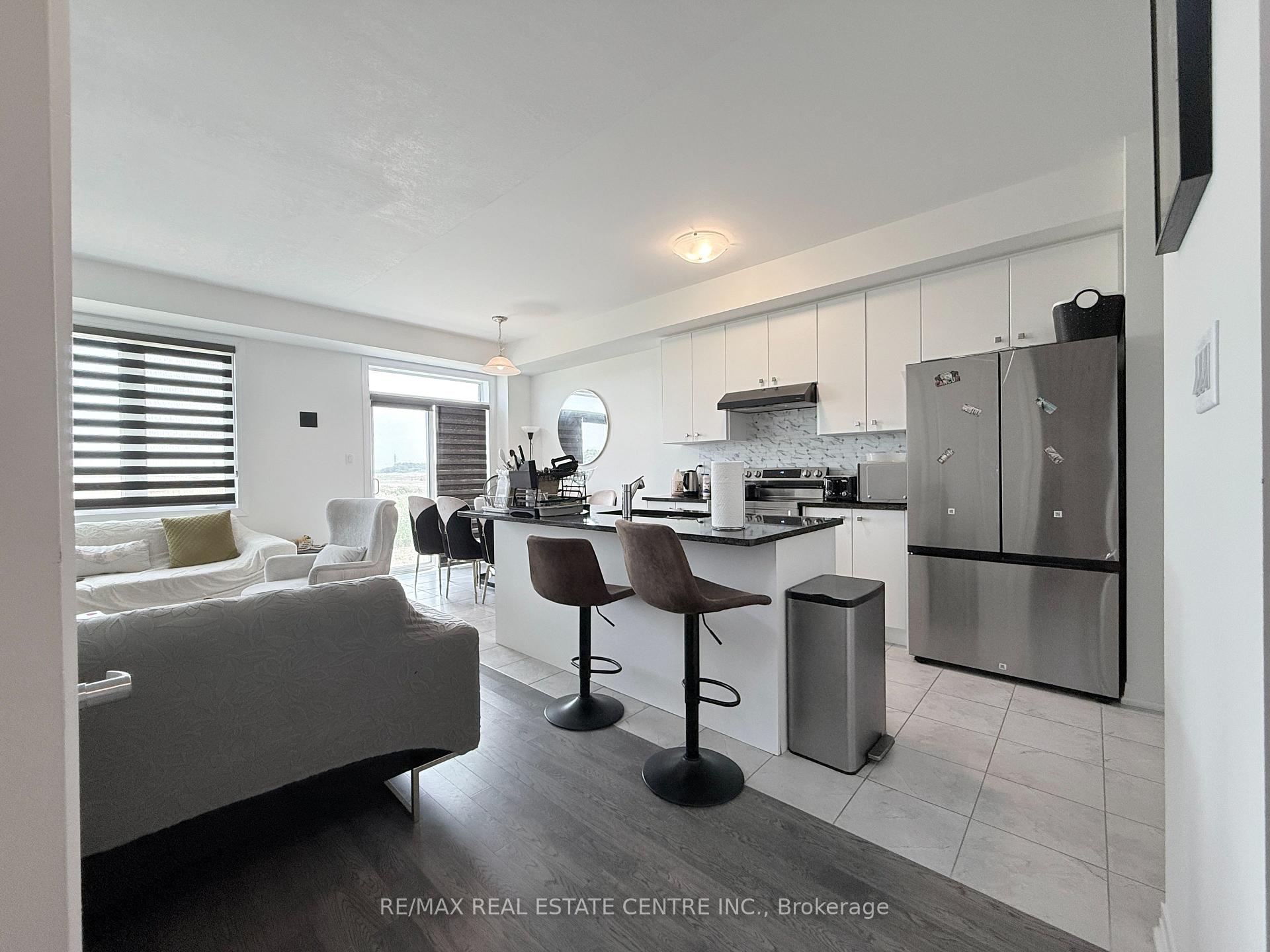 Photo 5 of Unit 31, 31 Niagara Drive E, Thorold, Rolling Meadows — HOMEH