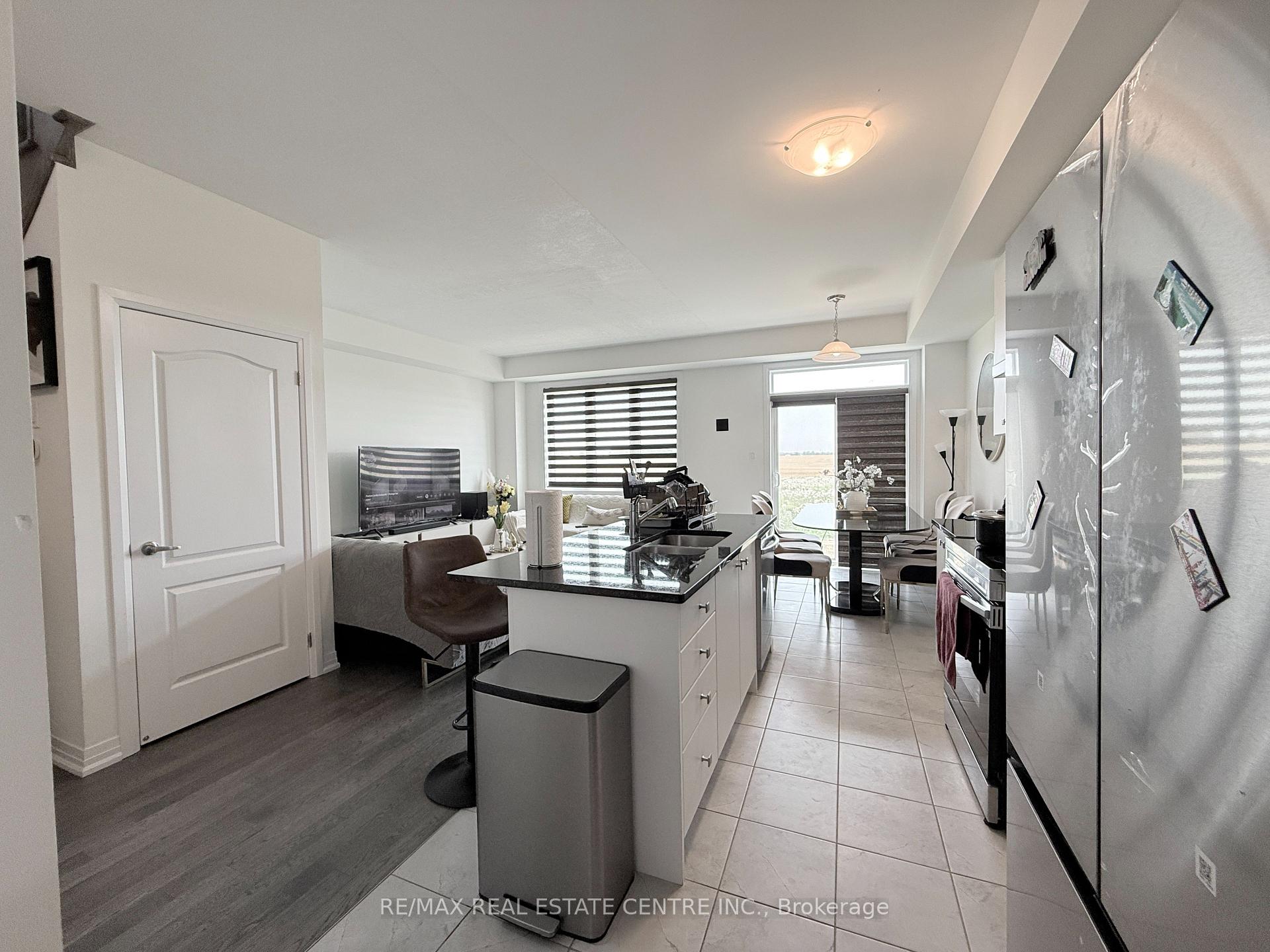Photo 6 of Unit 31, 31 Niagara Drive E, Thorold, Rolling Meadows — HOMEH