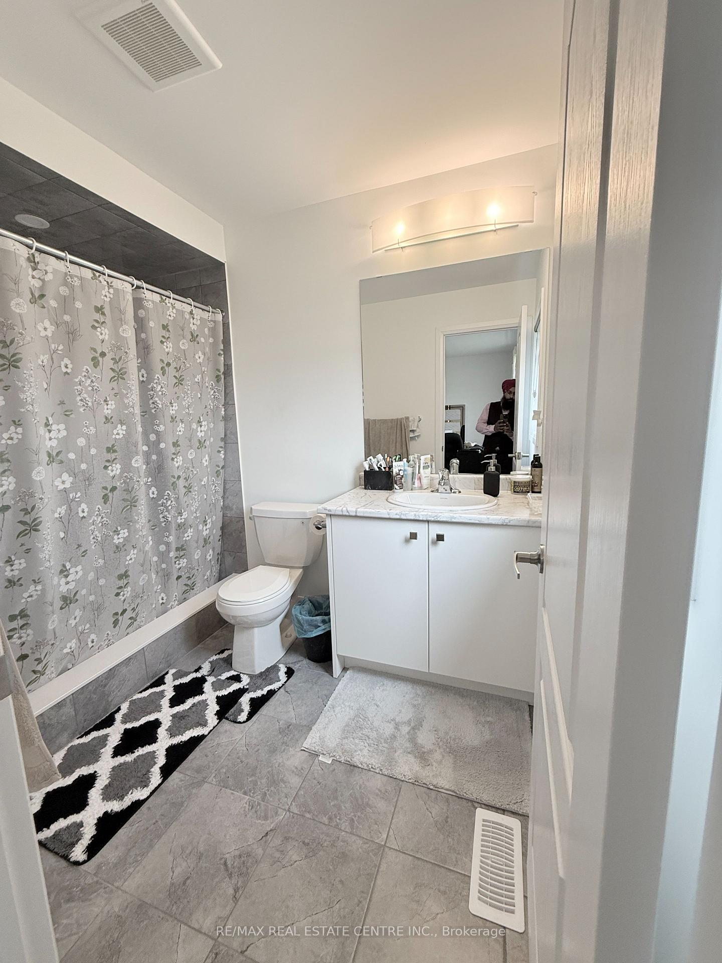 Photo 14 of Unit 31, 31 Niagara Drive E, Thorold, Rolling Meadows — HOMEH
