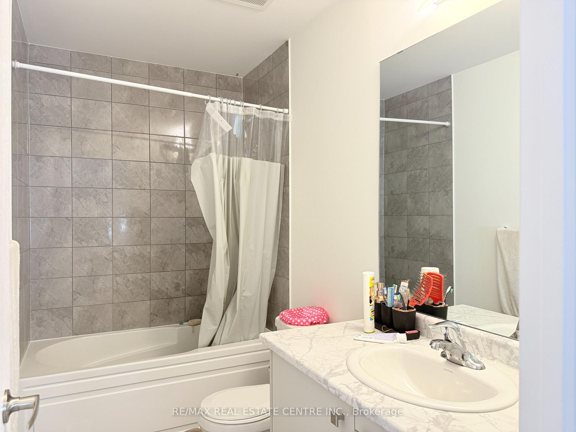 Photo 19 of Unit 31, 31 Niagara Drive E, Thorold, Rolling Meadows — HOMEH