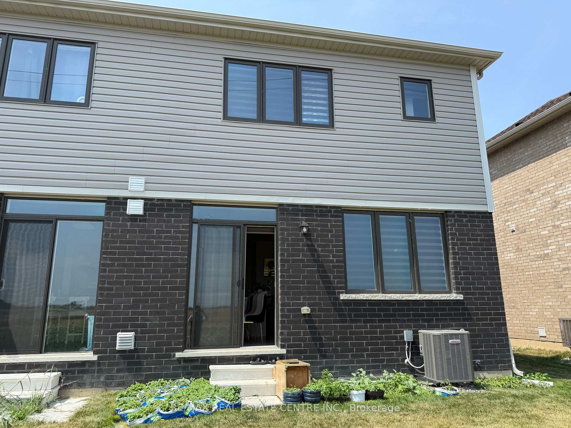 Photo 23 of Unit 31, 31 Niagara Drive E, Thorold, Rolling Meadows — HOMEH