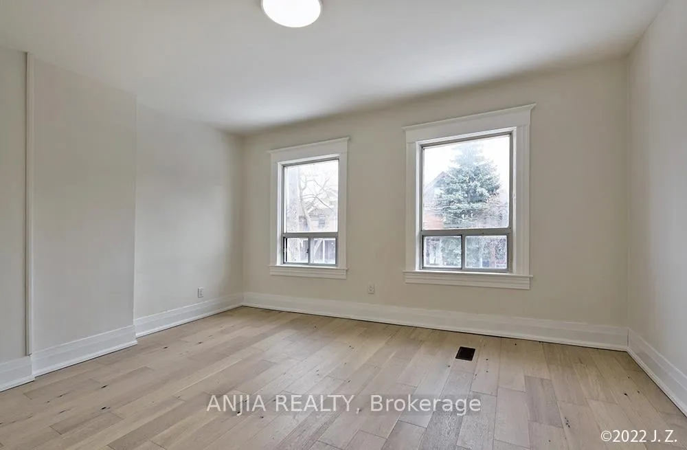 Photo 2 of Unit Upper, 812 Logan Avenue, Toronto, North Riverdale — HOMEH