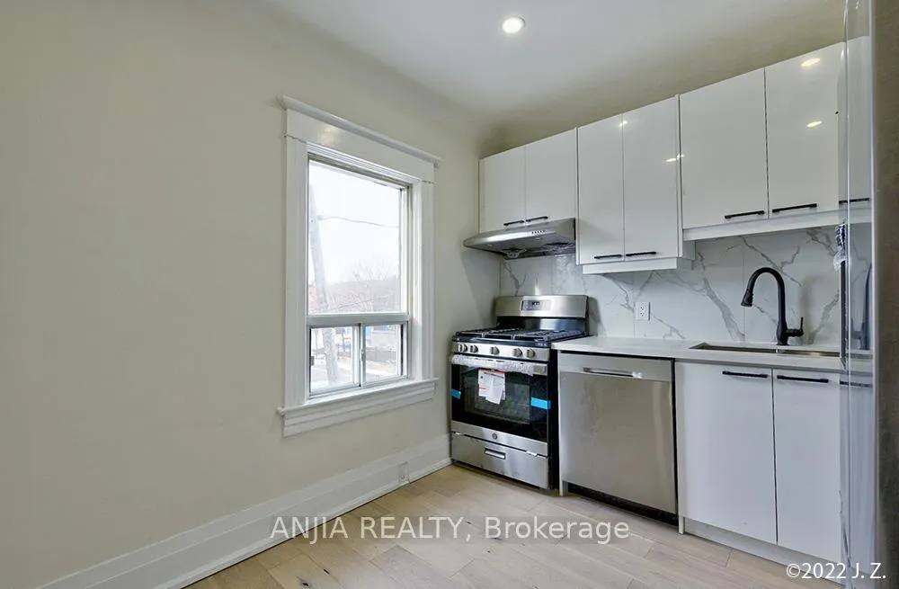 Photo 7 of Unit Upper, 812 Logan Avenue, Toronto, North Riverdale — HOMEH